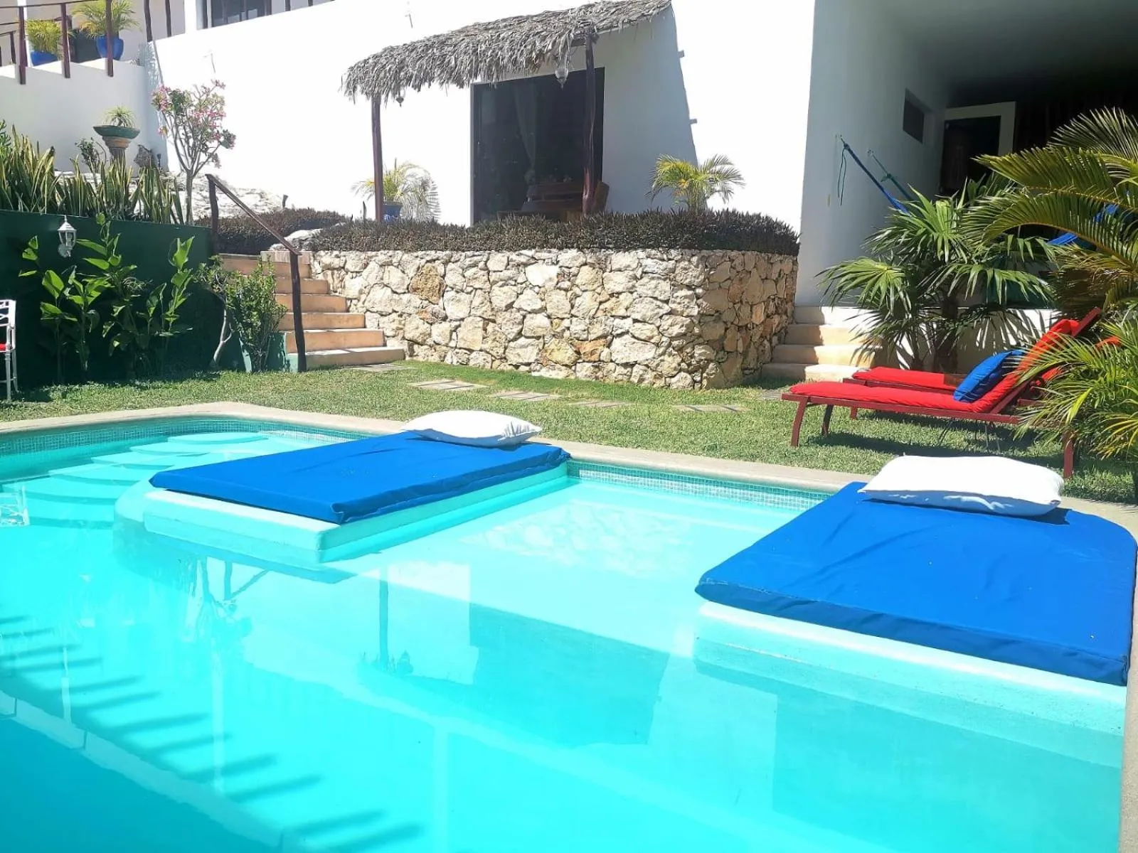 Swimming pool in Mayan Majesty Boutique Hotel