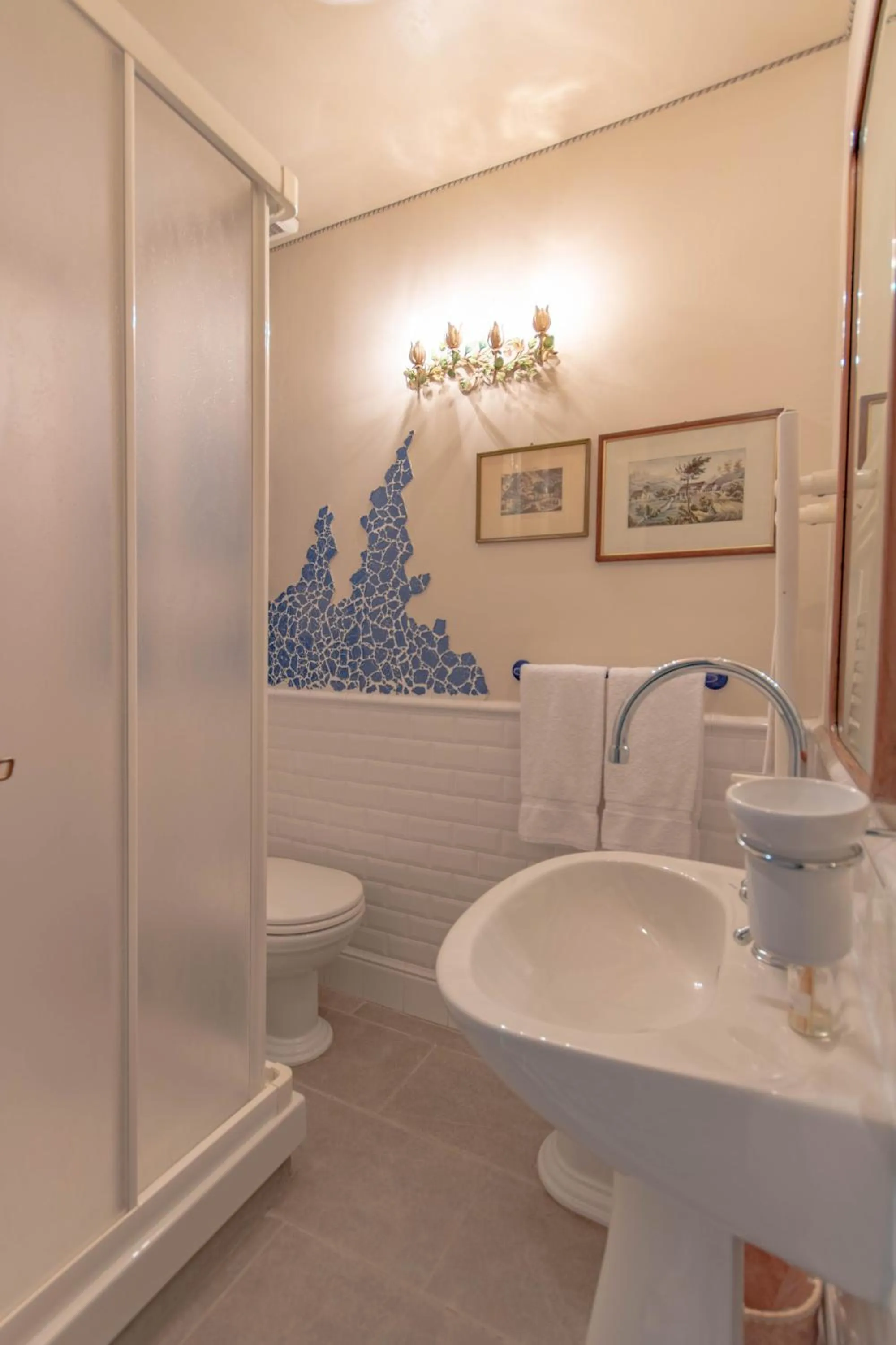 Shower in Relais & Maison Grand Tour