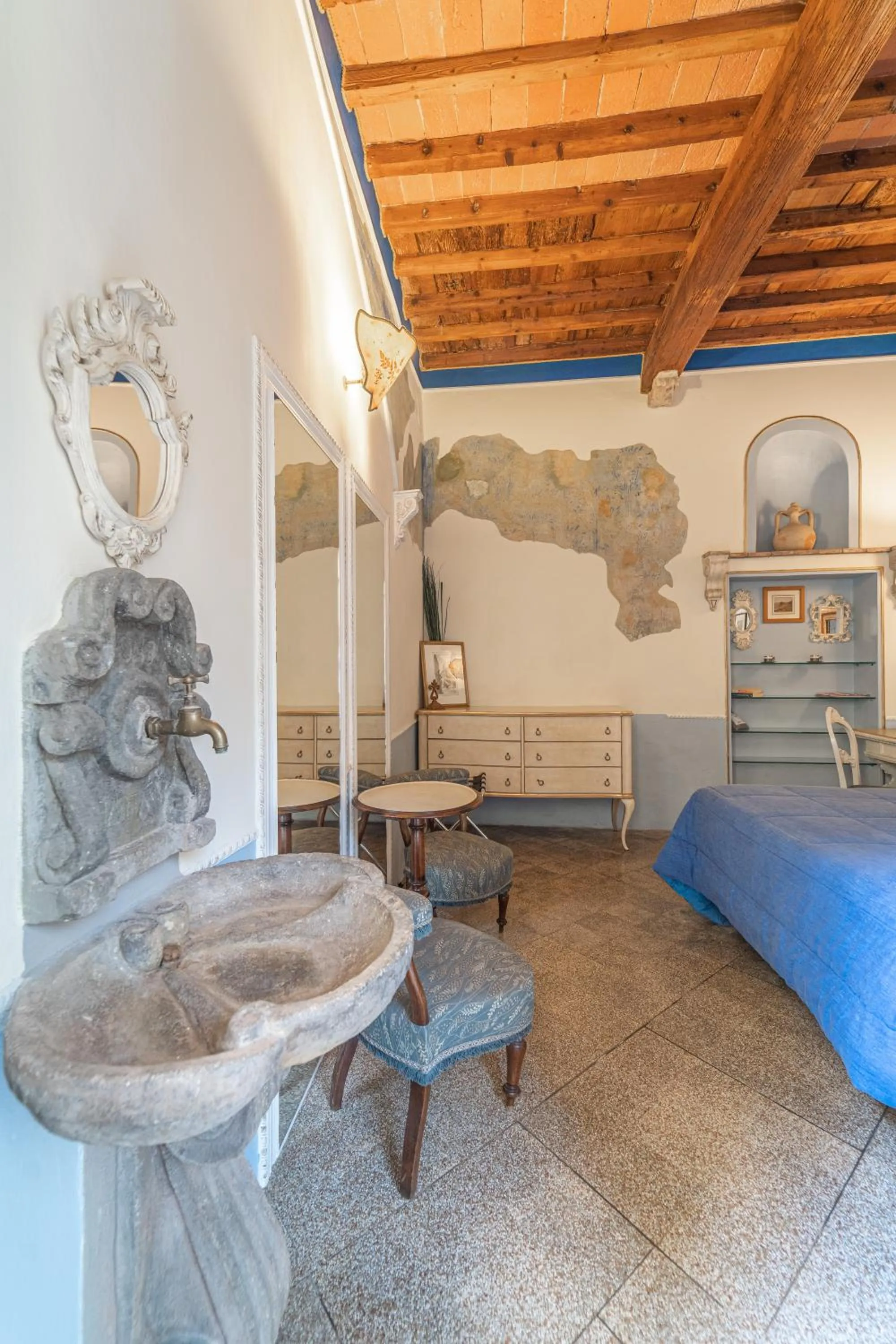 Decorative detail, Bed in Relais & Maison Grand Tour