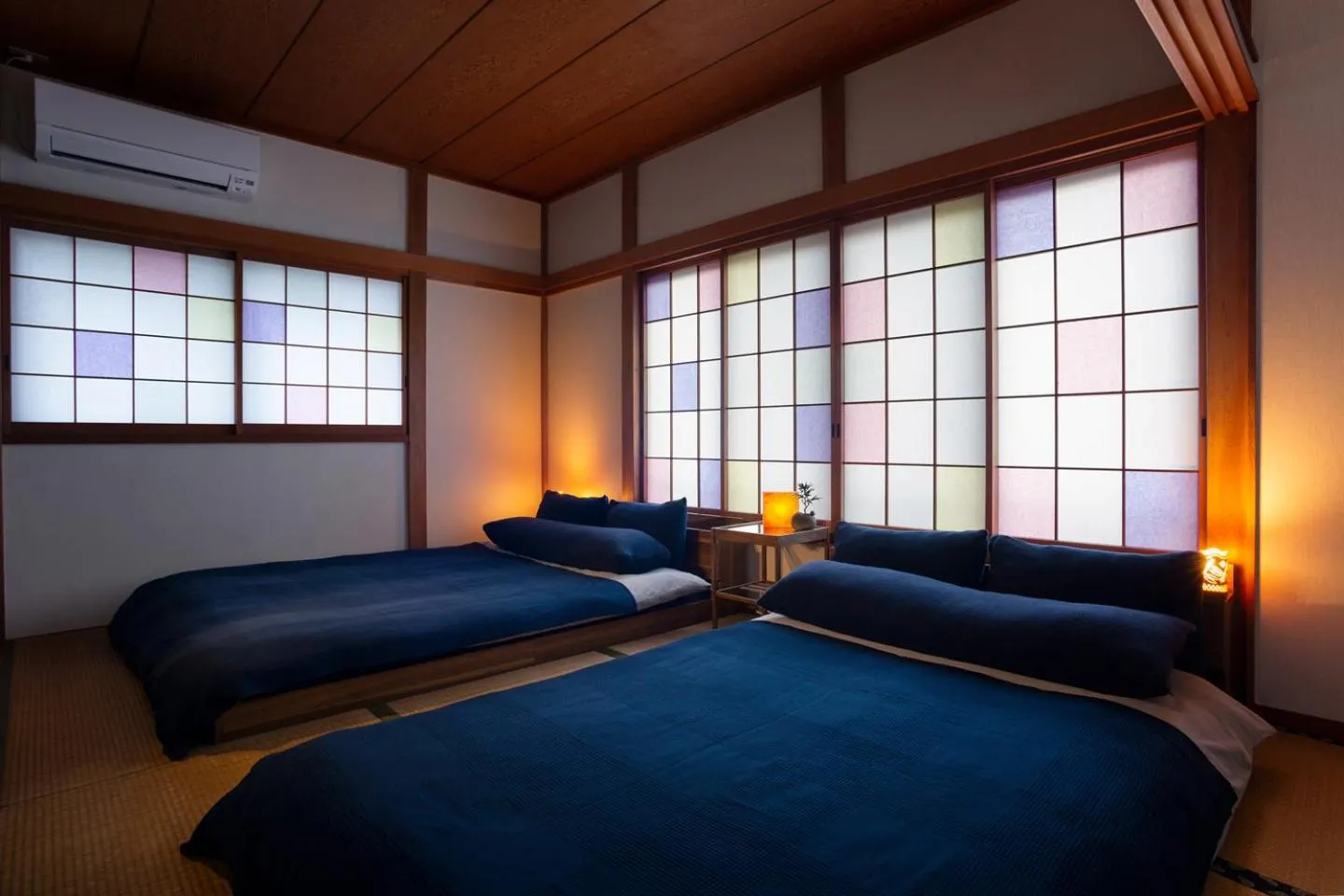 Bed in Taisho Modern Villa Zen