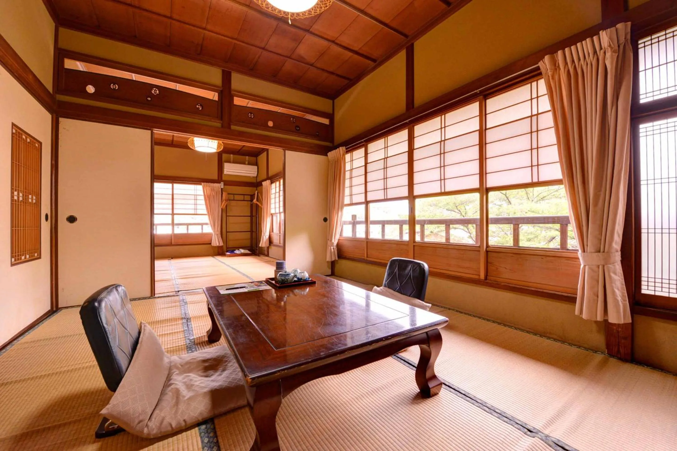 Photo of the whole room in Bingoya