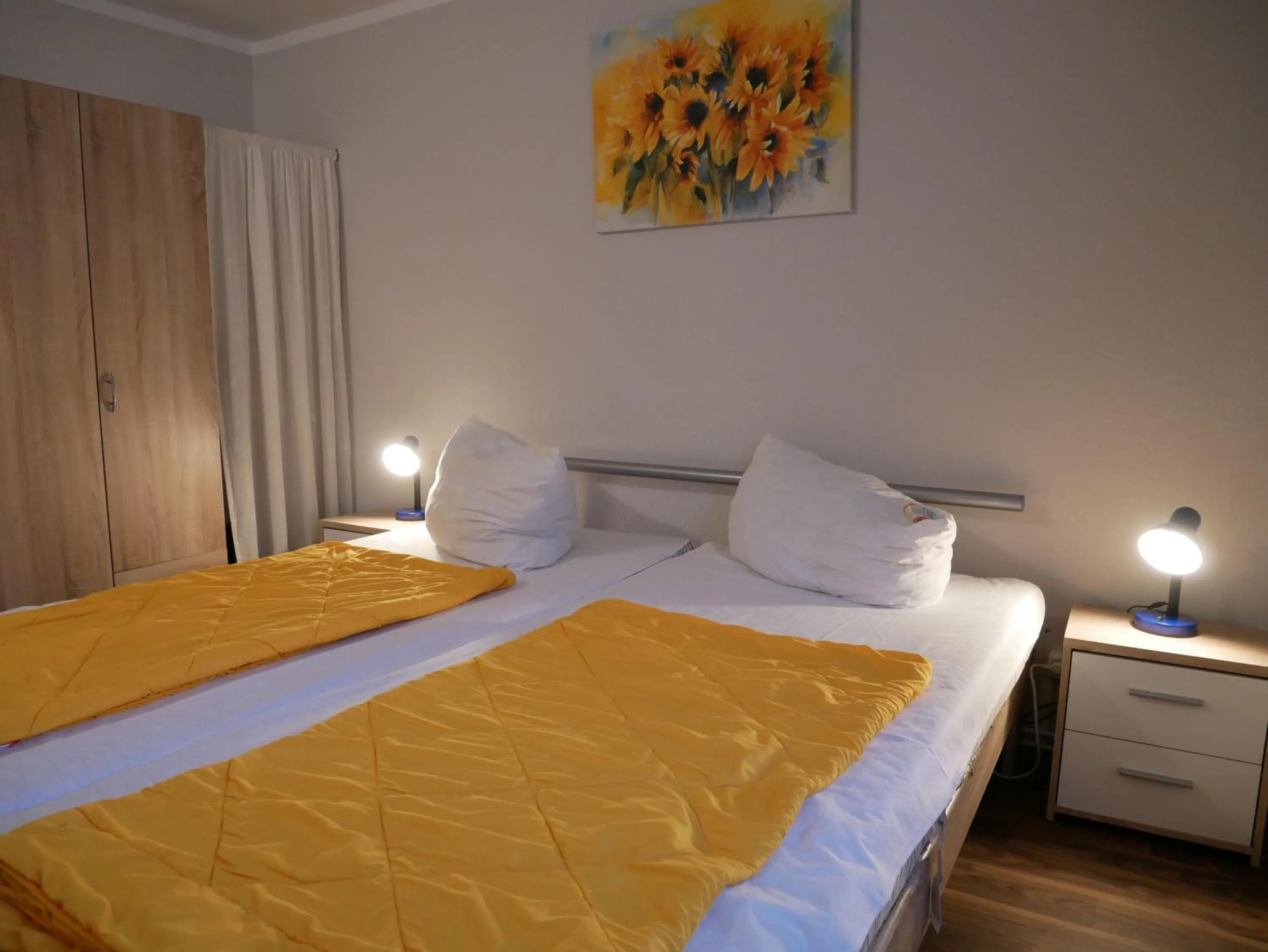 Bed in Ferienwohnungen & Bungalow Karlchen