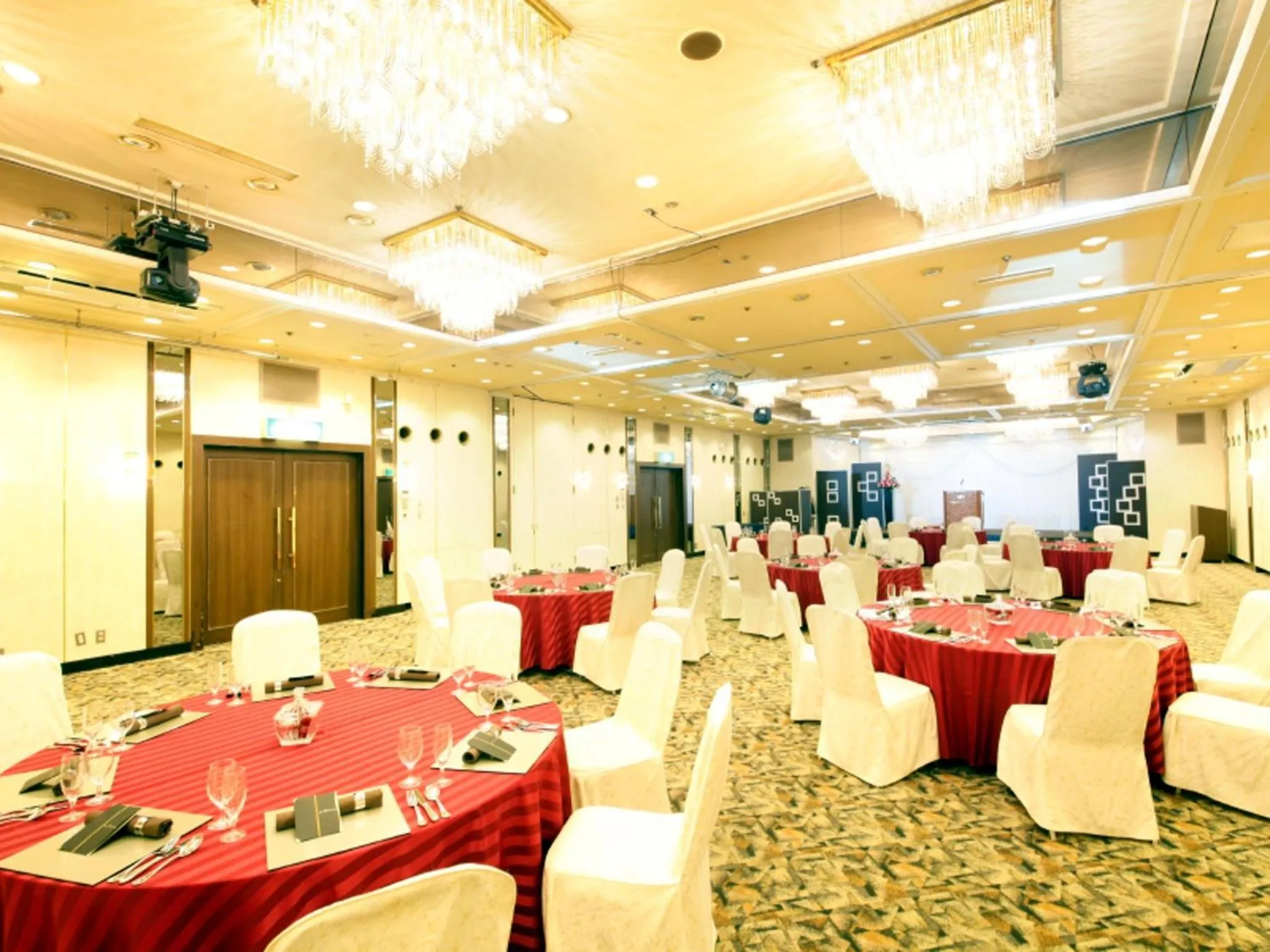Banquet/Function facilities in Central Hotel