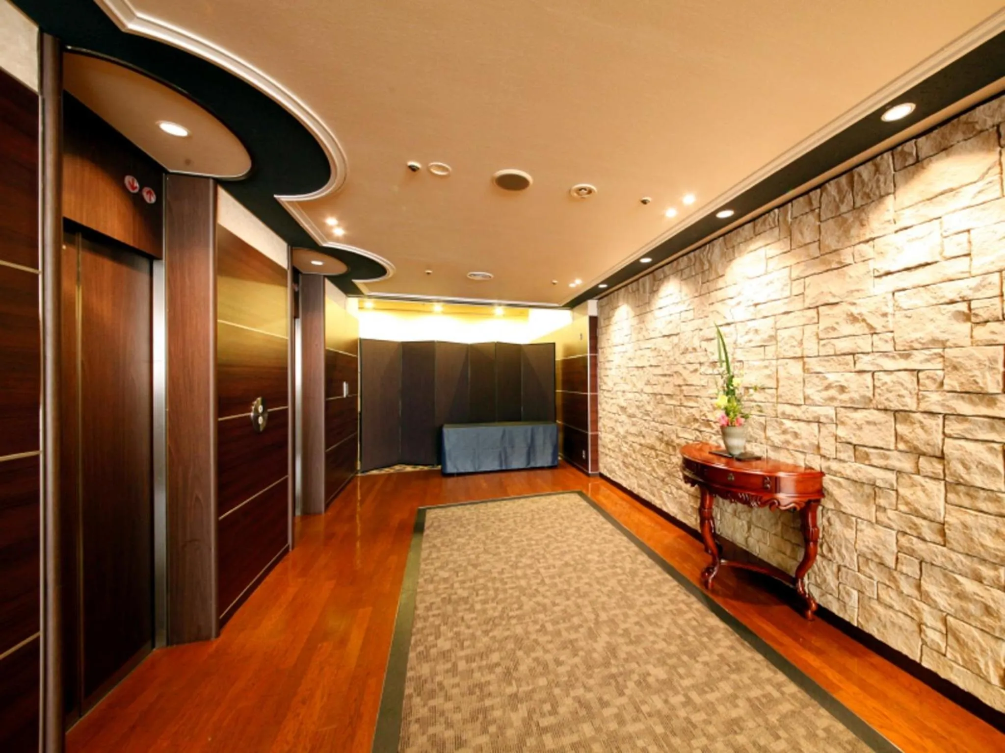 Decorative detail in Central Hotel