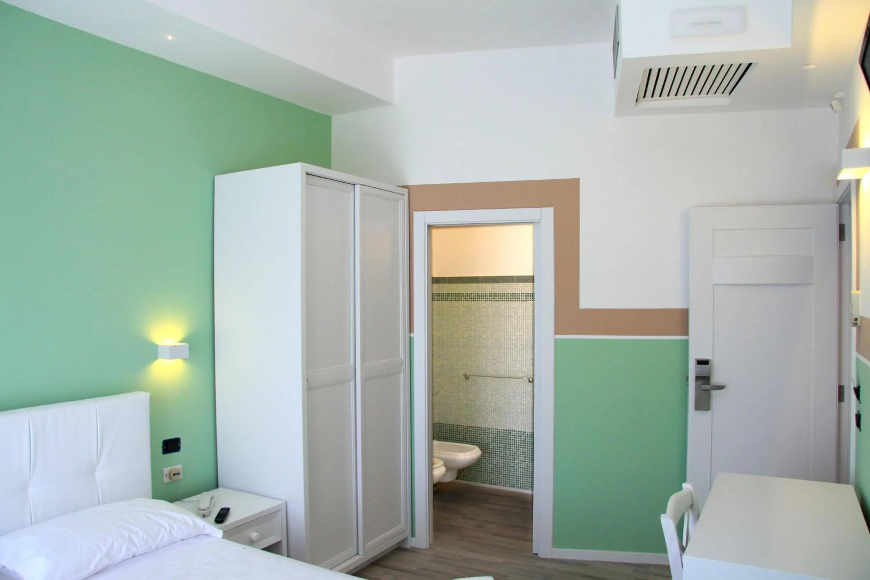 Photo of the whole room in Hotel Città Bella