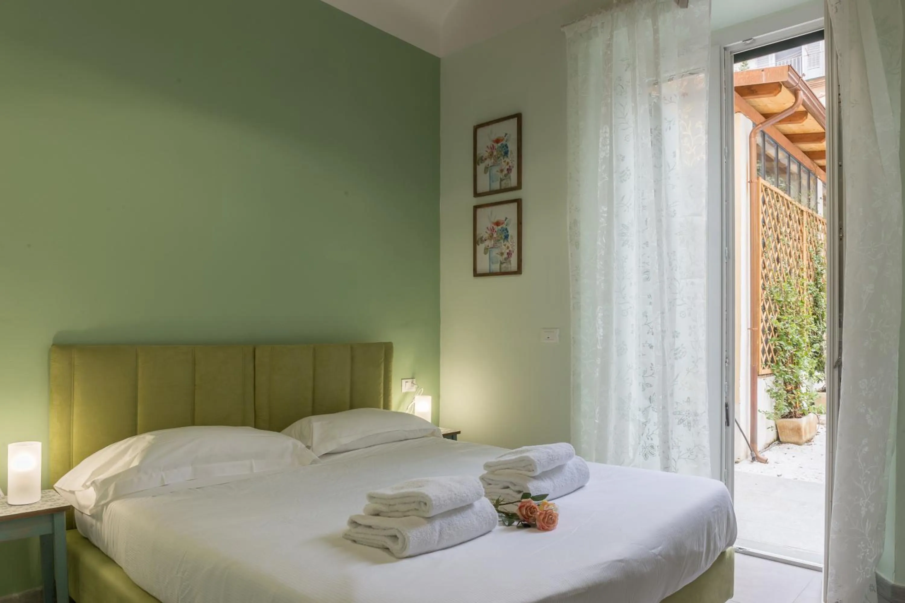 Bed in Pilastri Majestic Garden by Mmega