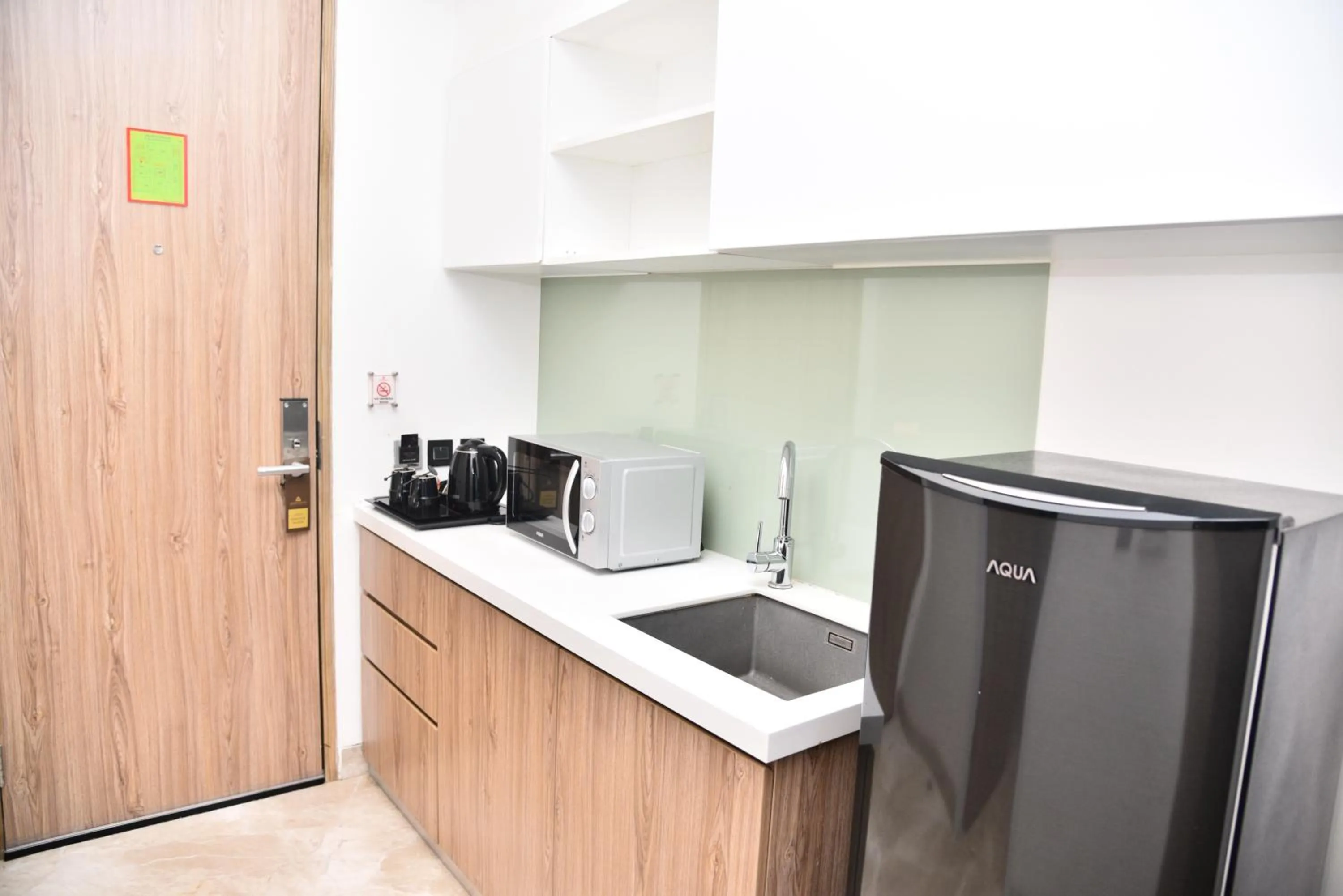 Coffee/tea facilities in Azana Suites Hotel Antasari