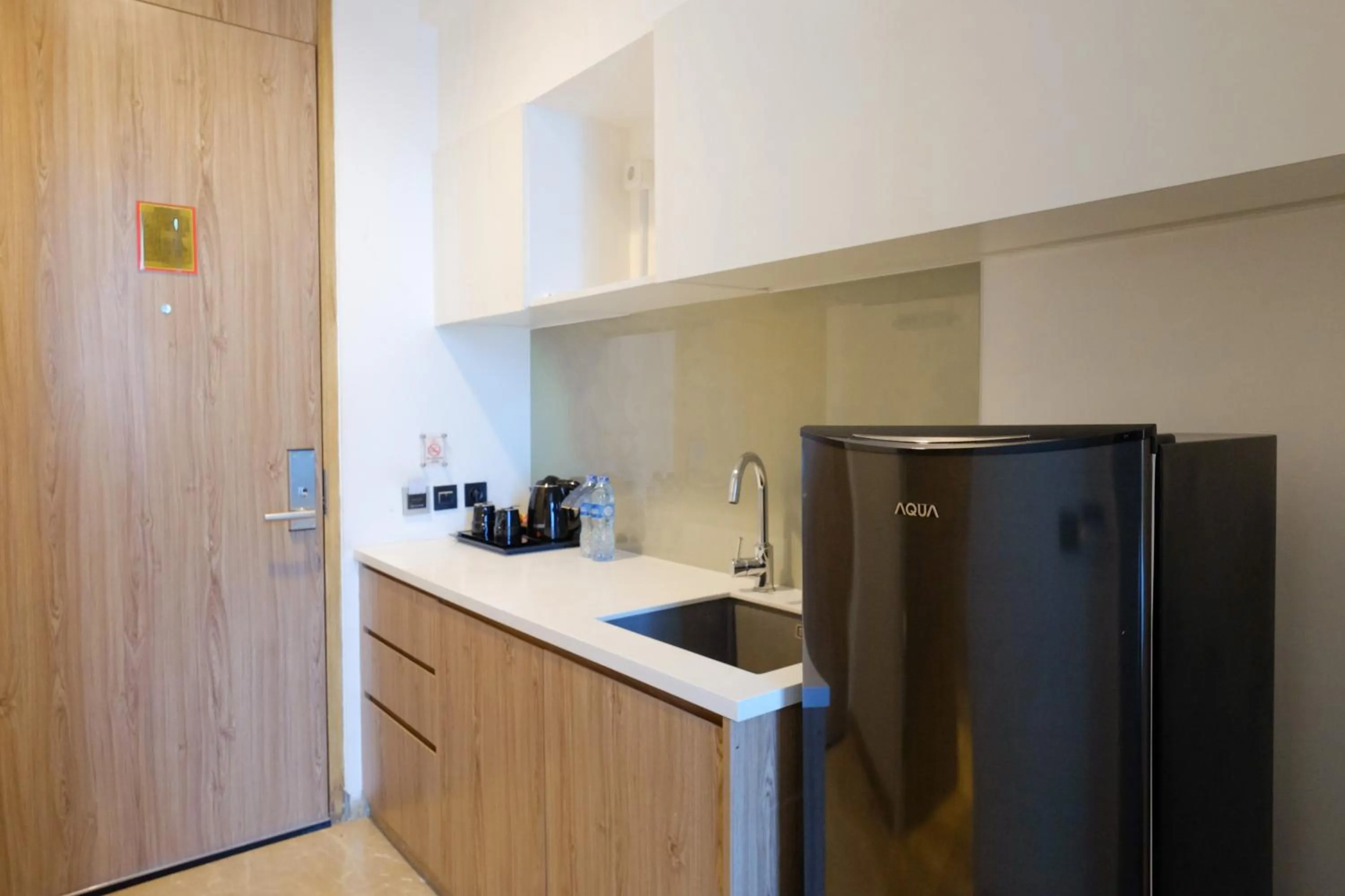 Coffee/tea facilities in Azana Suites Hotel Antasari