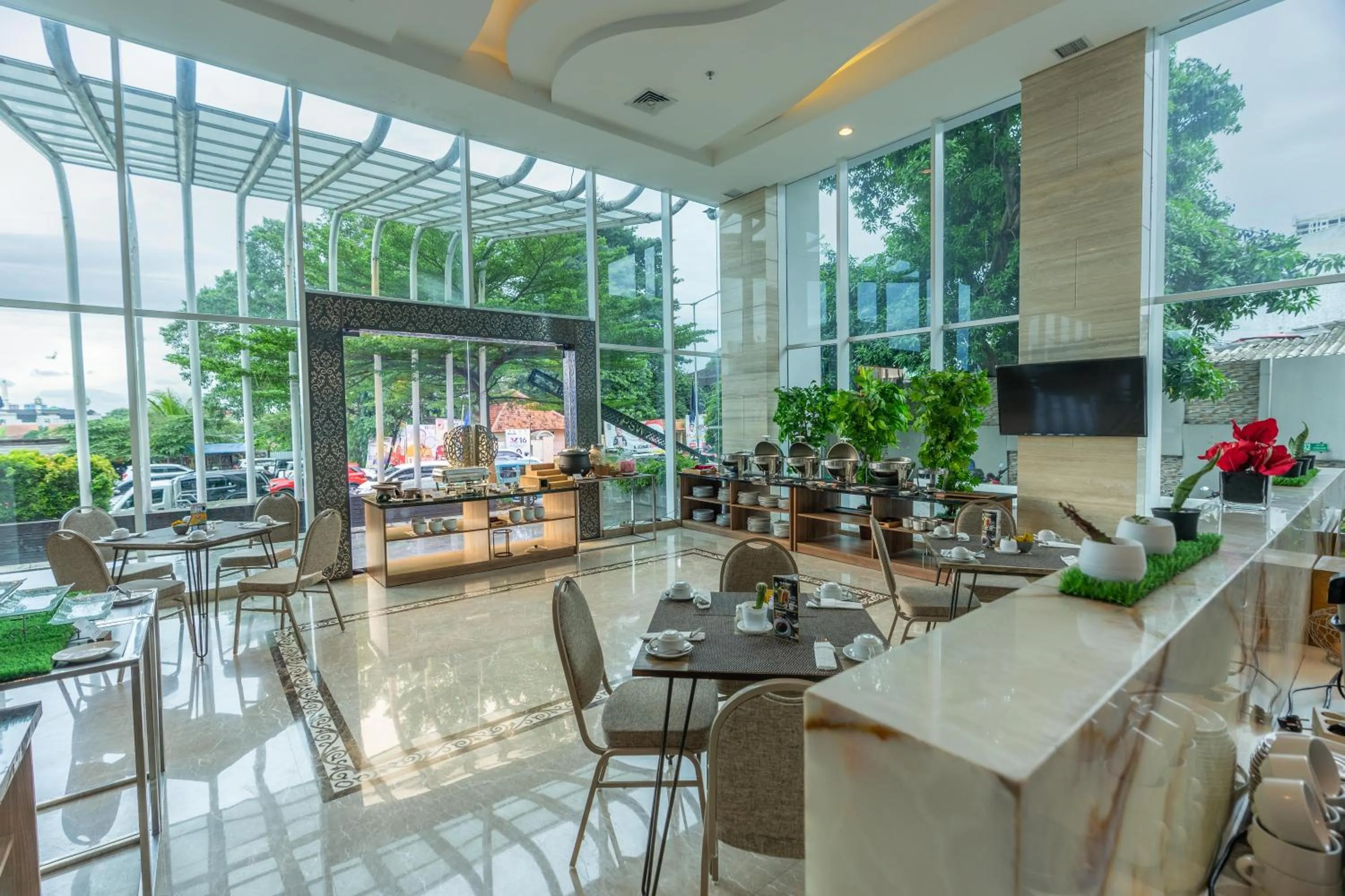Restaurant/places to eat in Azana Suites Hotel Antasari