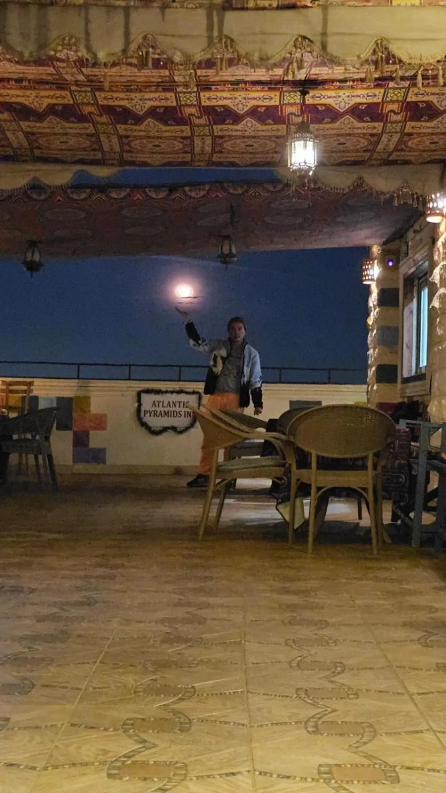 Restaurant/places to eat in Atlantis Pyramids Inn