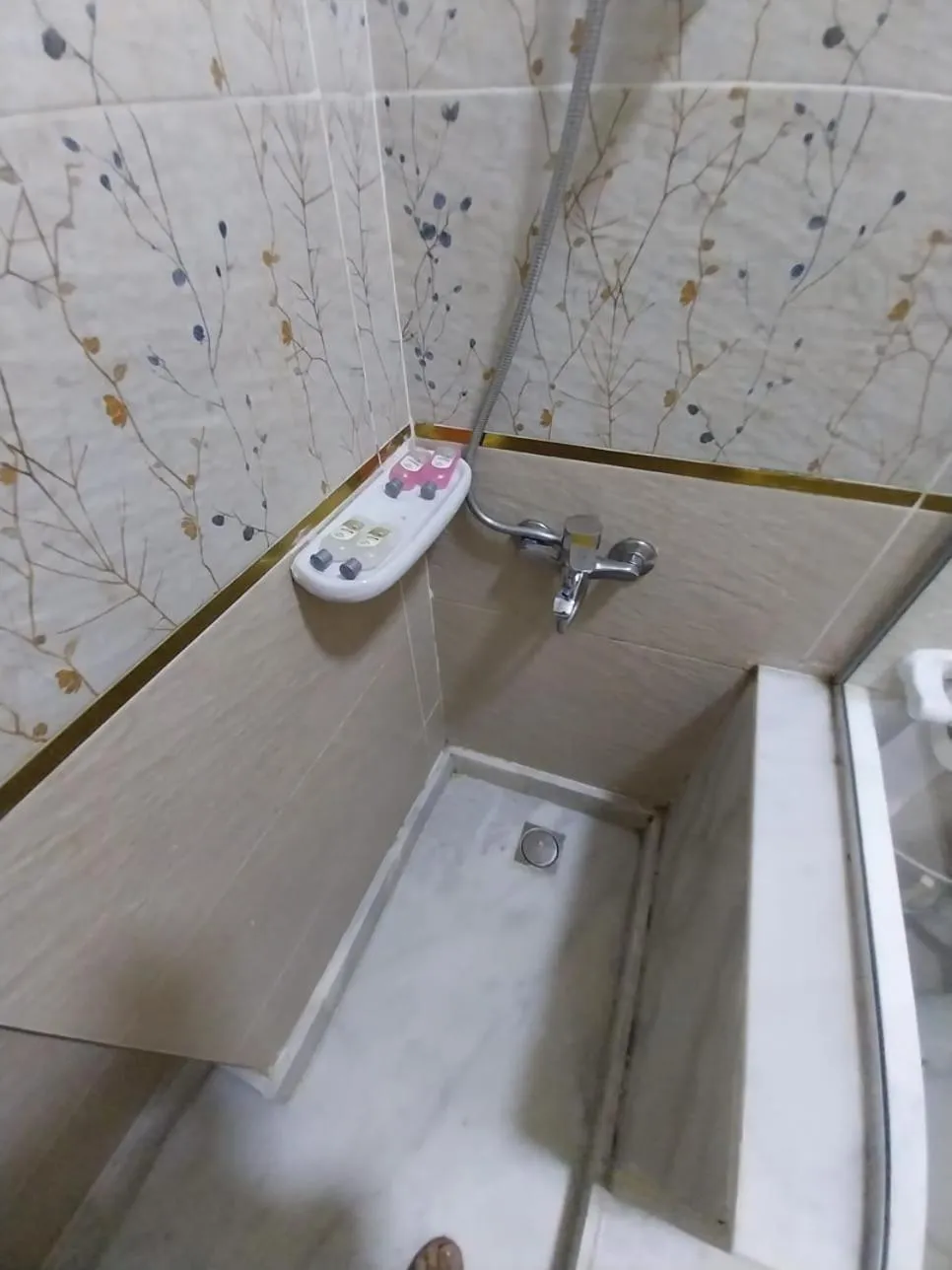 Shower in Atlantis Pyramids Inn