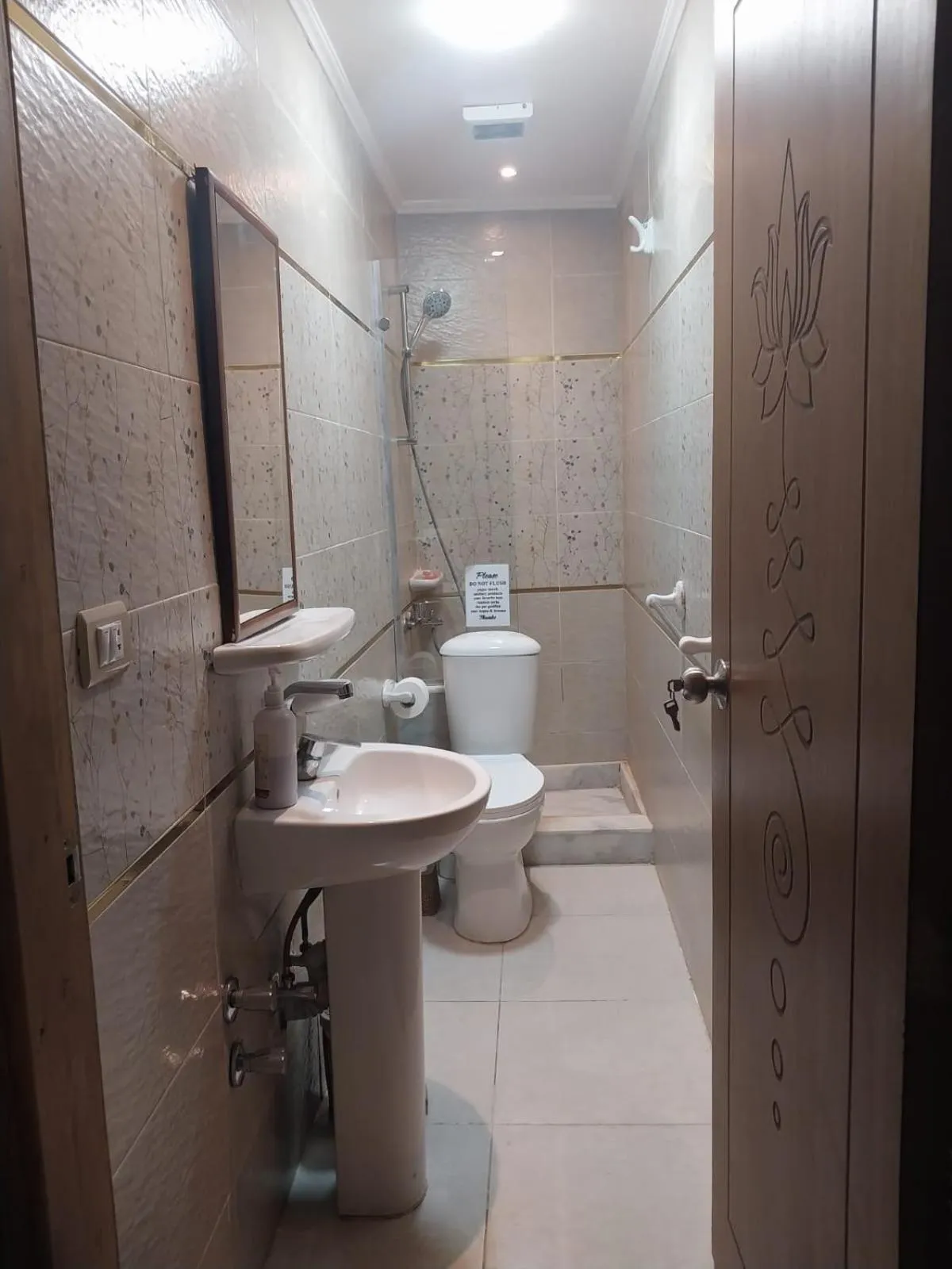 Shower in Atlantis Pyramids Inn