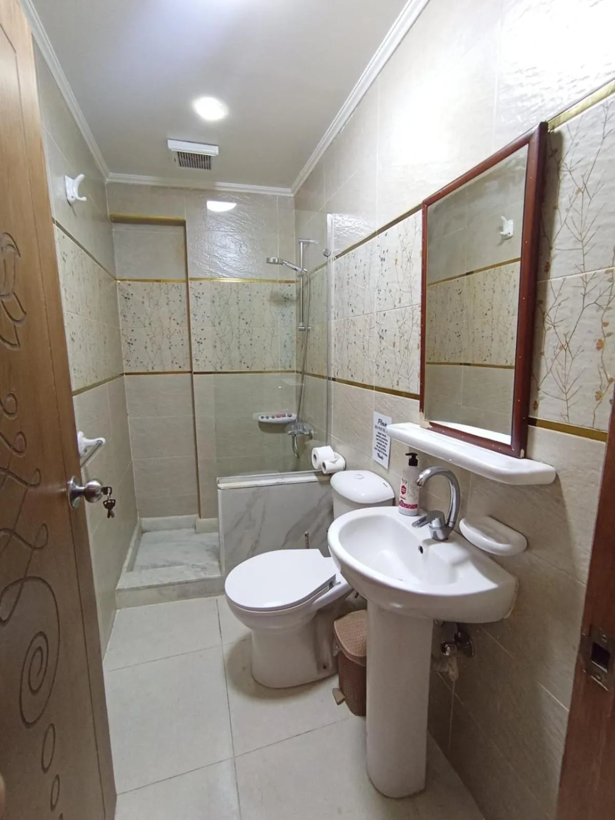 Shower in Atlantis Pyramids Inn