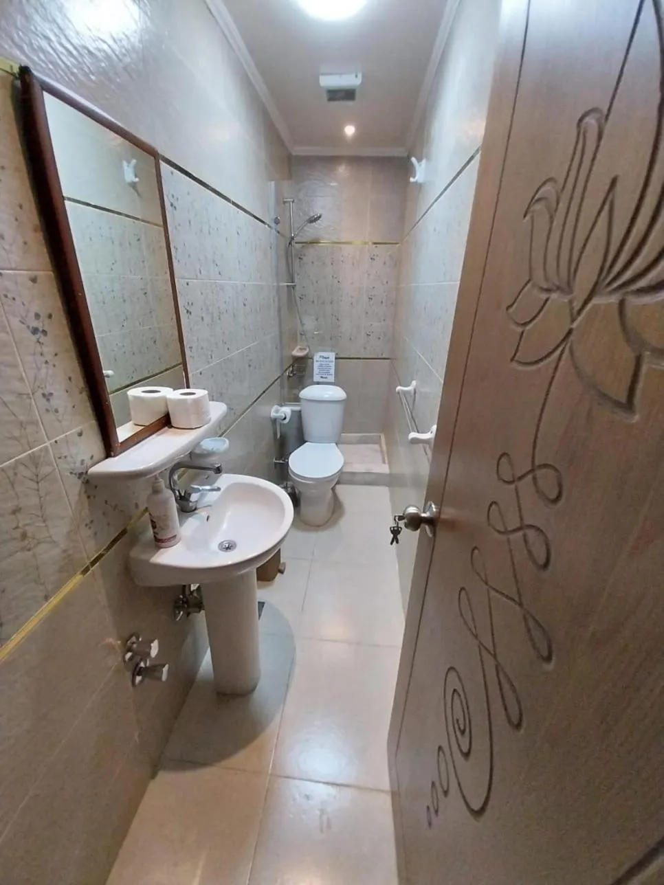 Shower in Atlantis Pyramids Inn