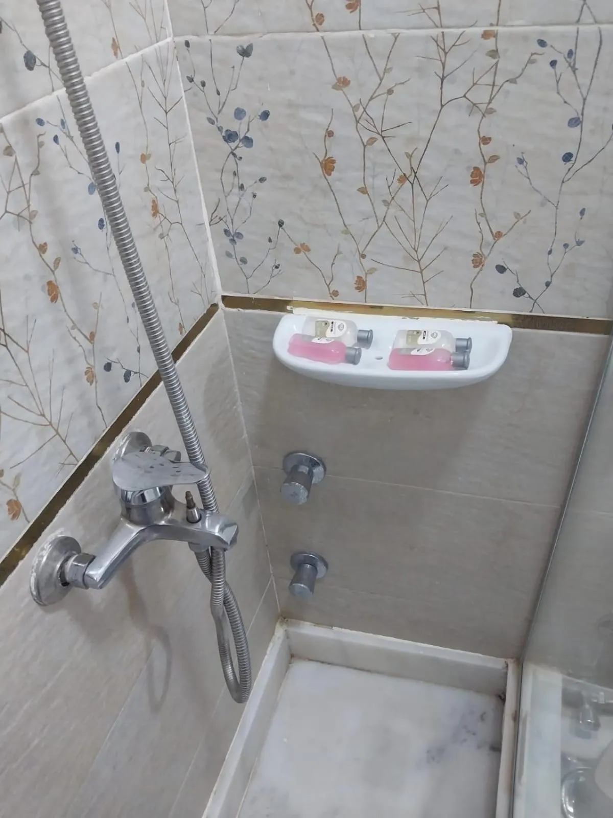 Shower in Atlantis Pyramids Inn