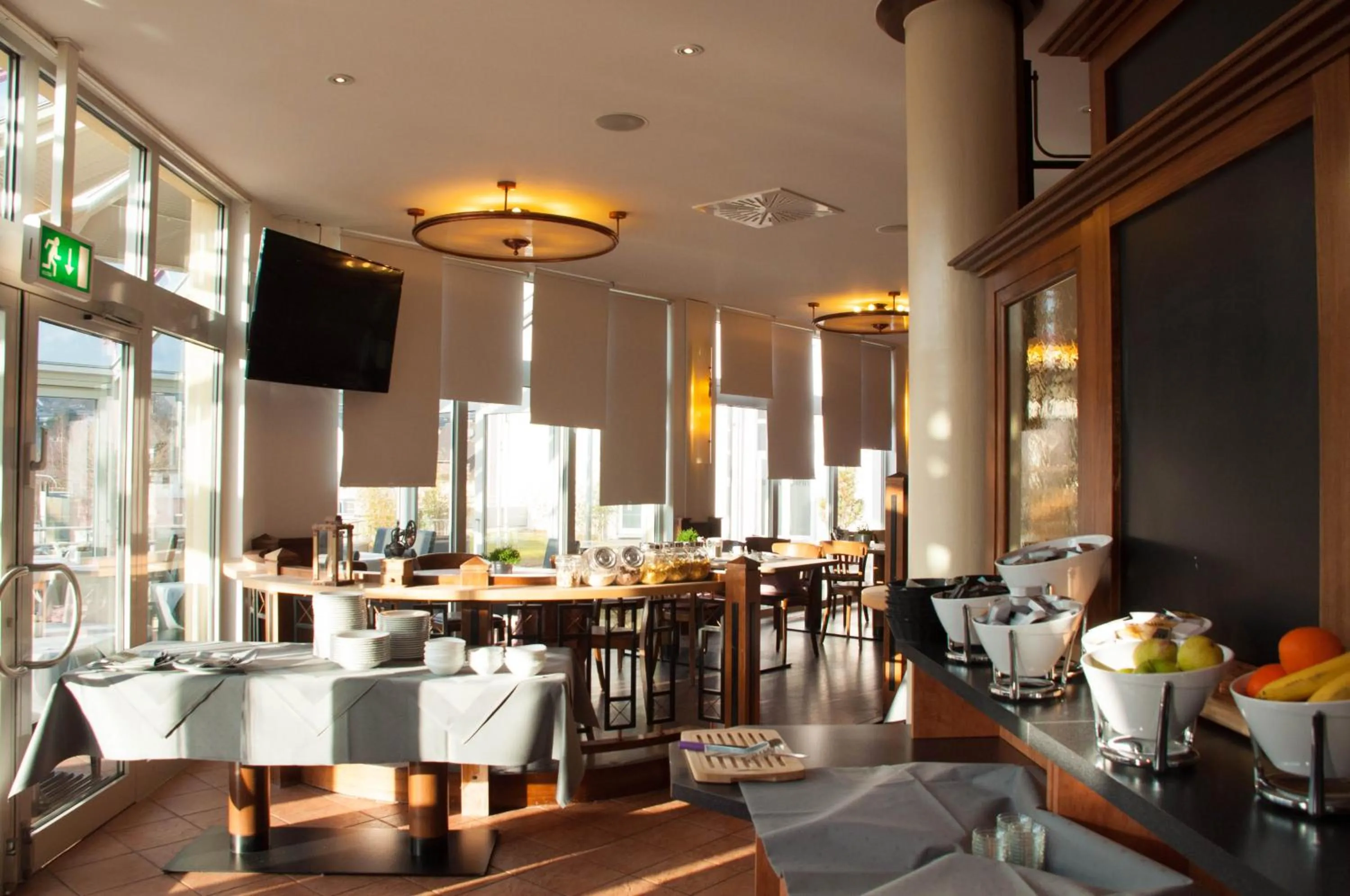 Buffet breakfast in Hotel Stadt Püttlingen