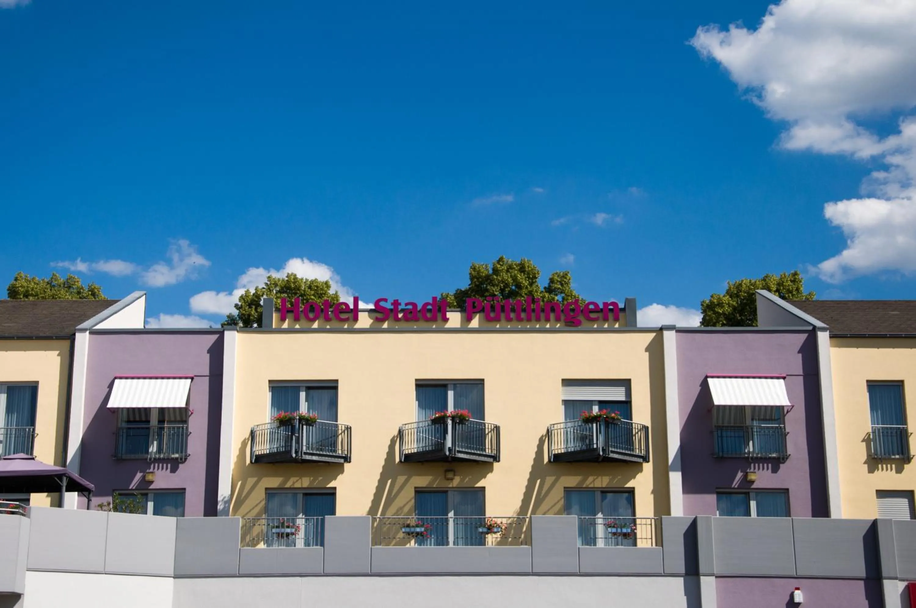 Property building in Hotel Stadt Püttlingen