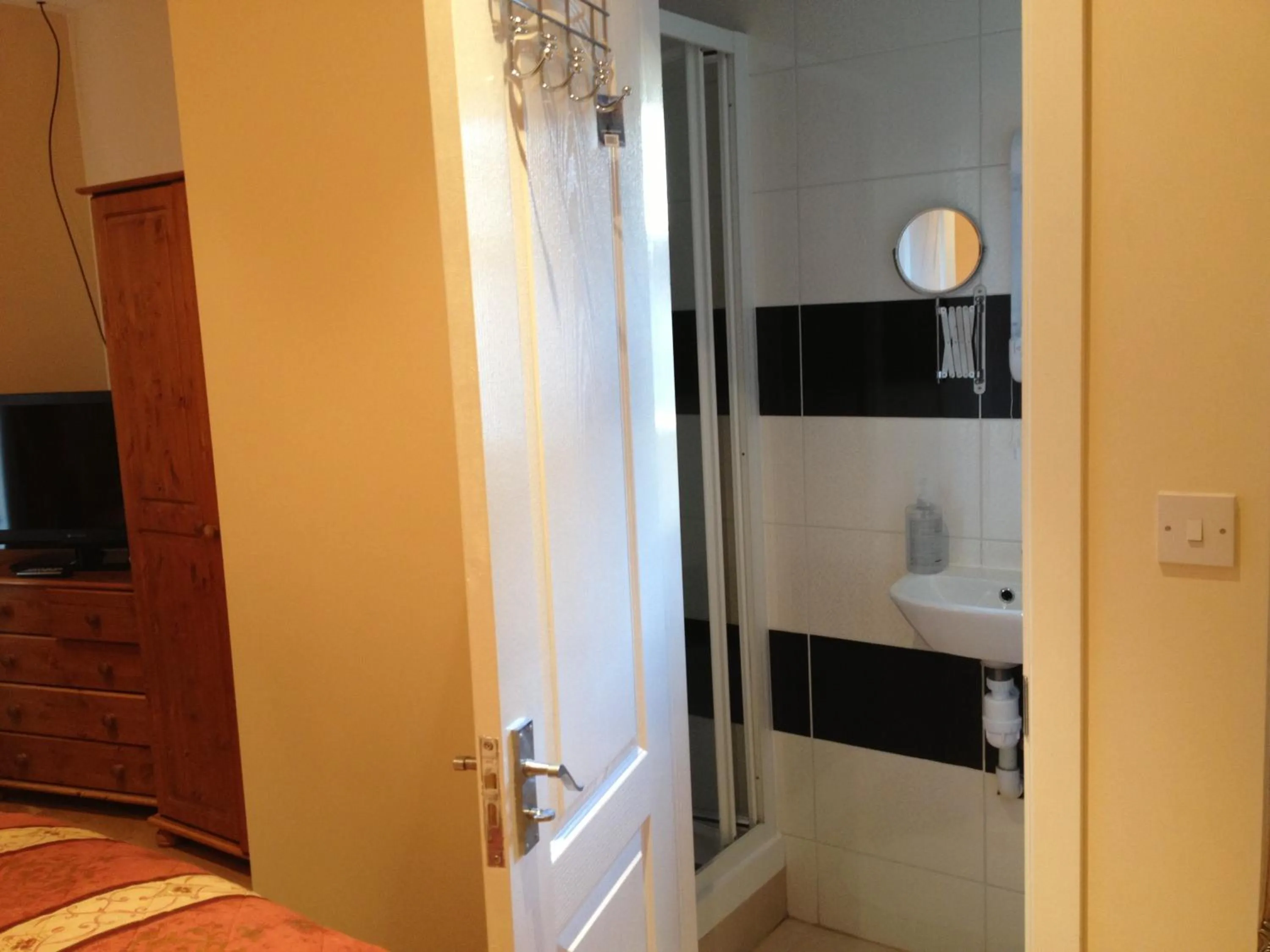 Bathroom in The Dharma Lodge