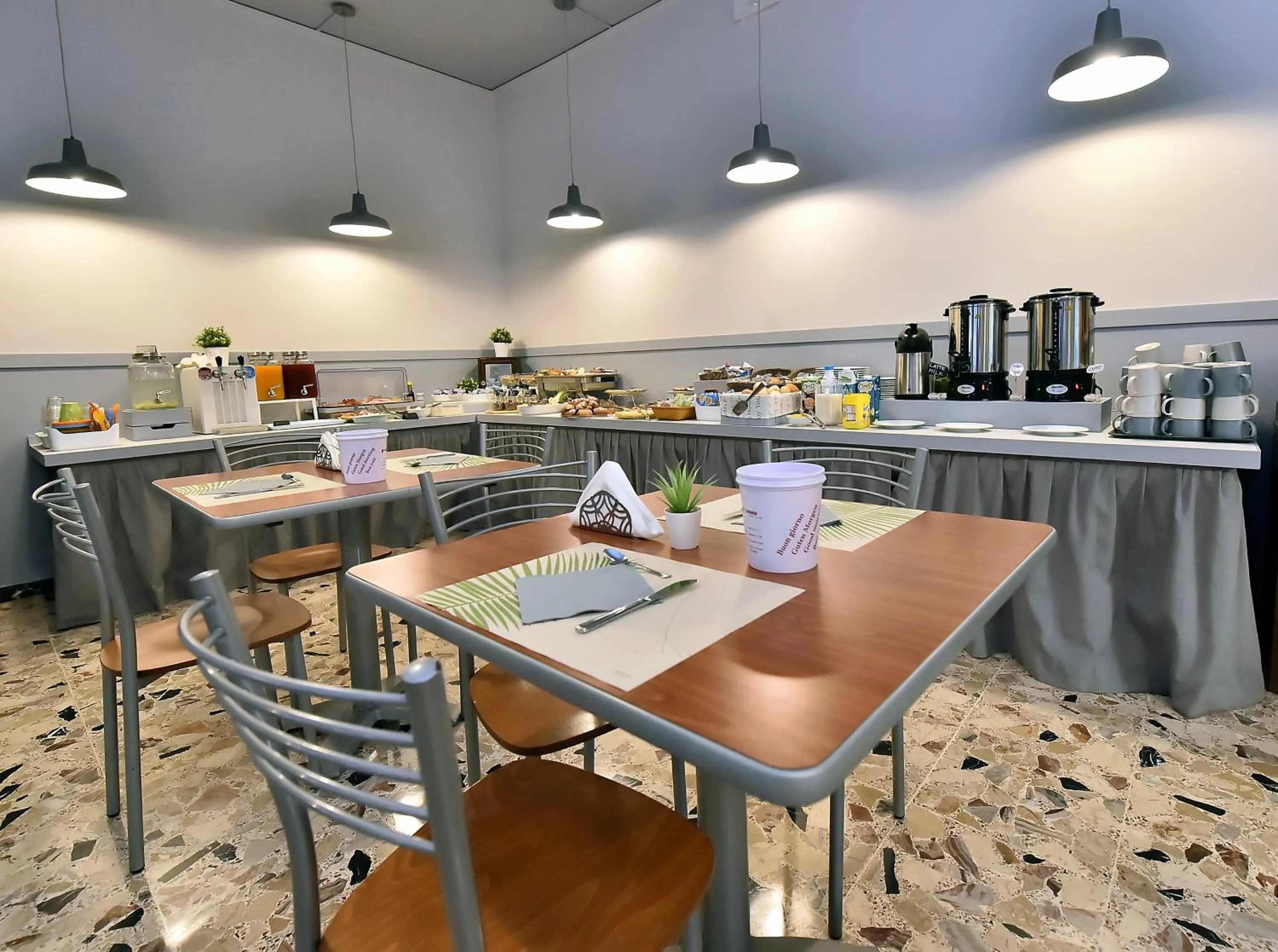 Restaurant/places to eat in Hotel Doria