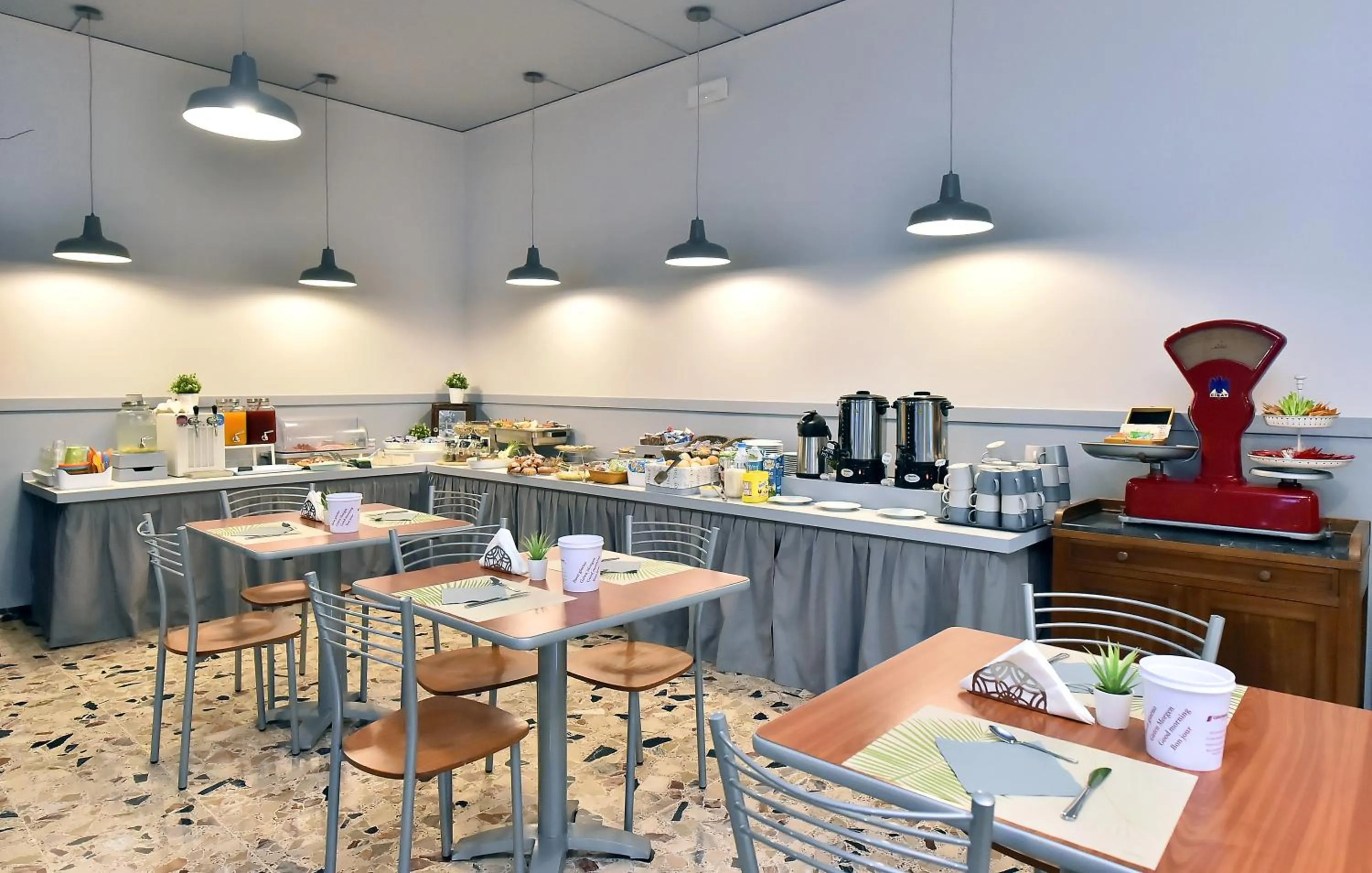 Restaurant/places to eat in Hotel Doria