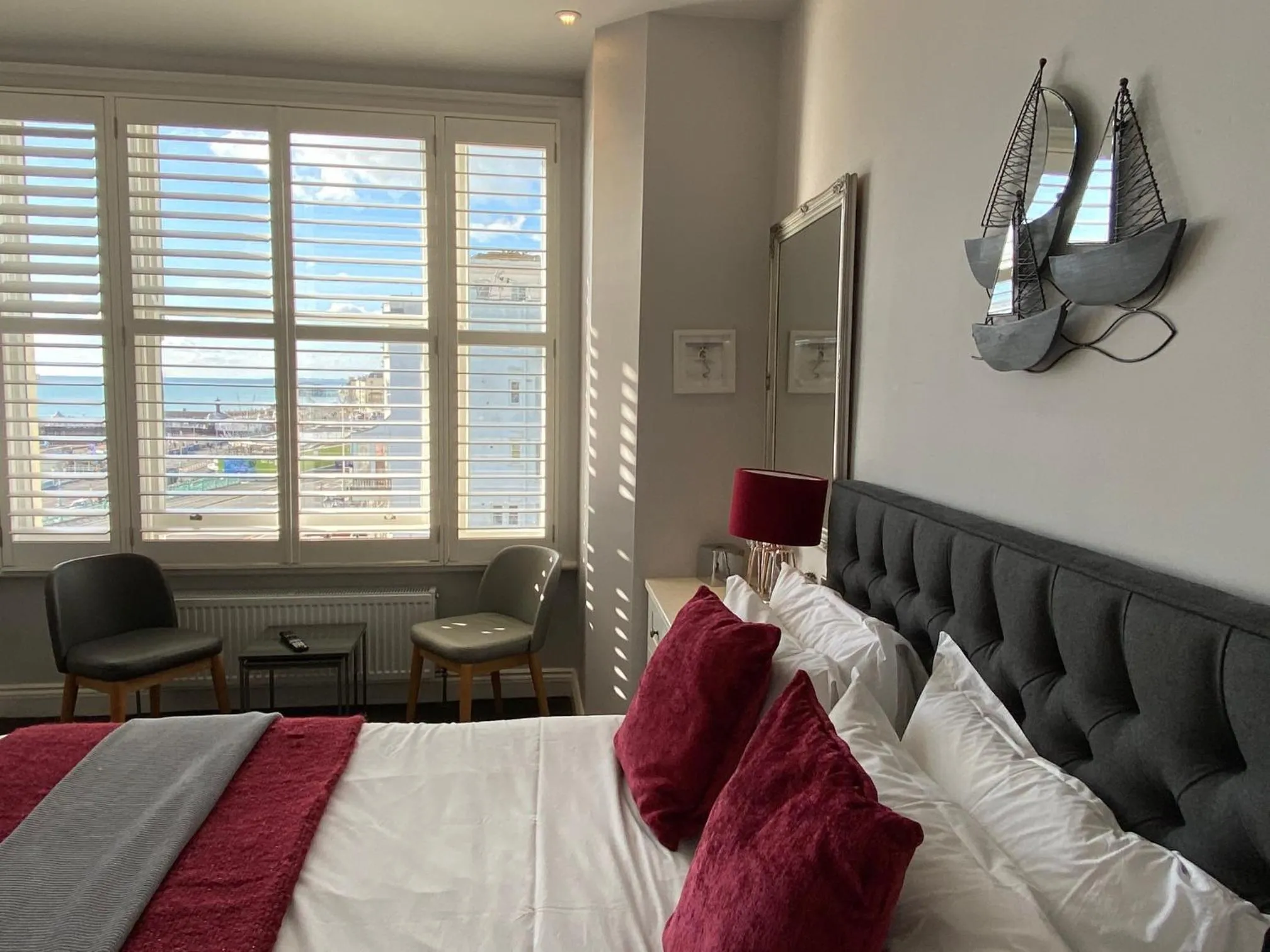 Bedroom, Bed in A Room With A View - Free Parking