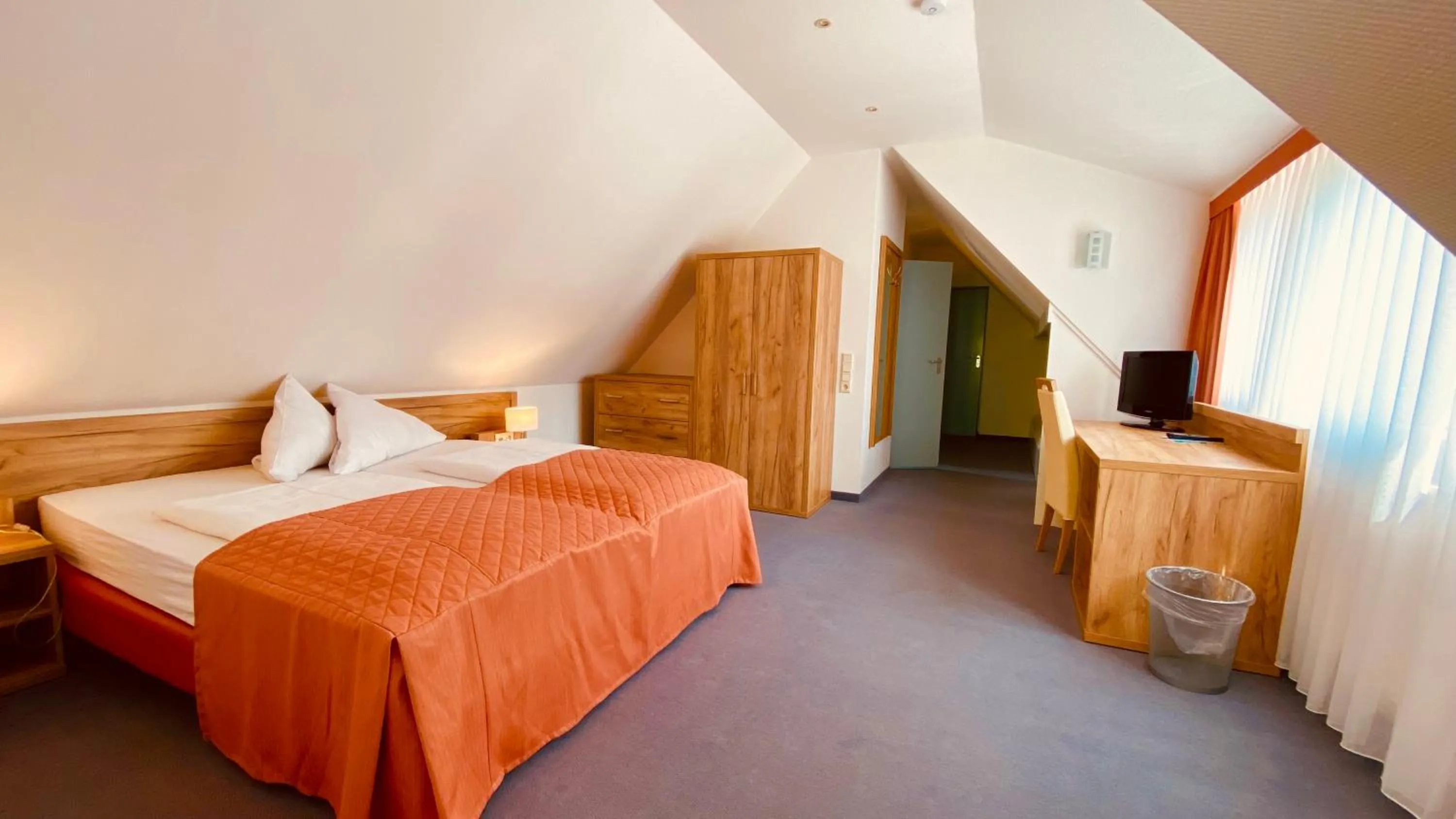 Photo of the whole room, Bed in Hotel Erbgericht