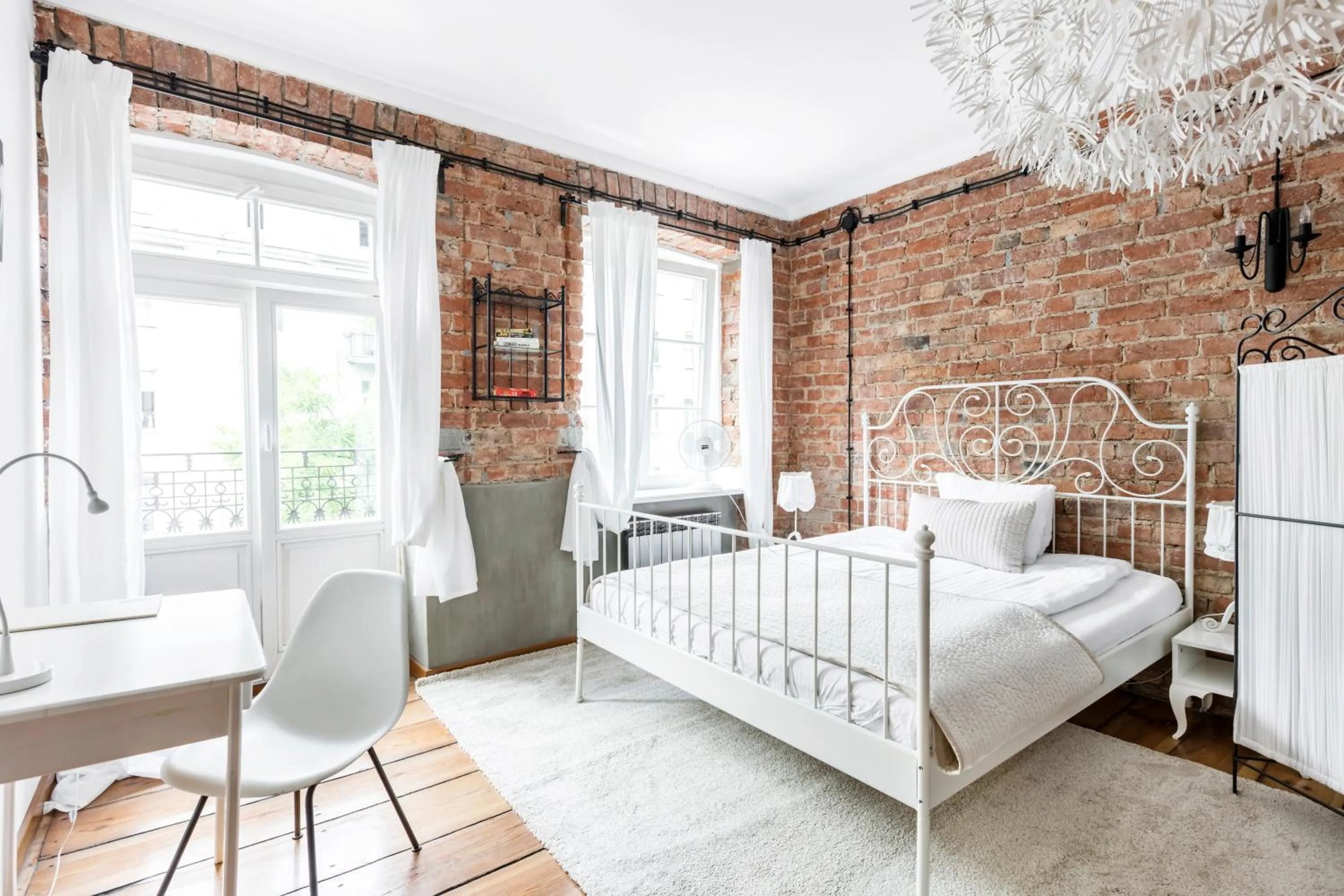 Photo of the whole room, Bed in ARTHOTEL STALOWA 52