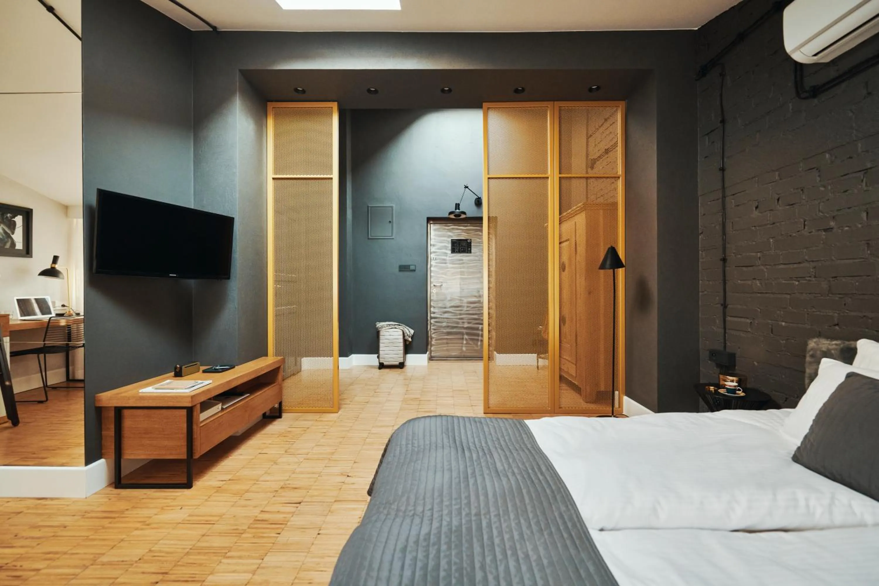 Photo of the whole room, Bed in ARTHOTEL STALOWA 52