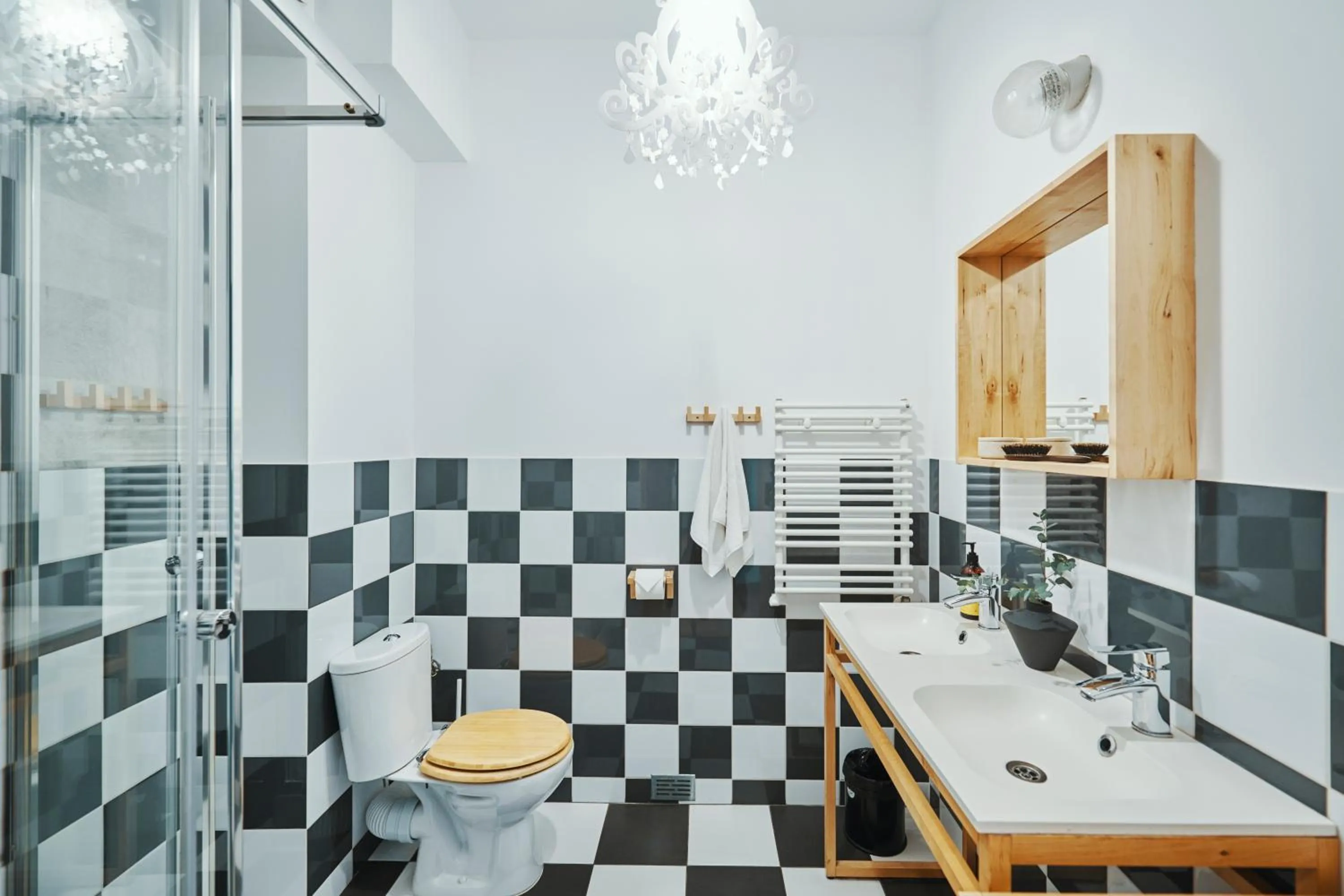 Bathroom in ARTHOTEL STALOWA 52