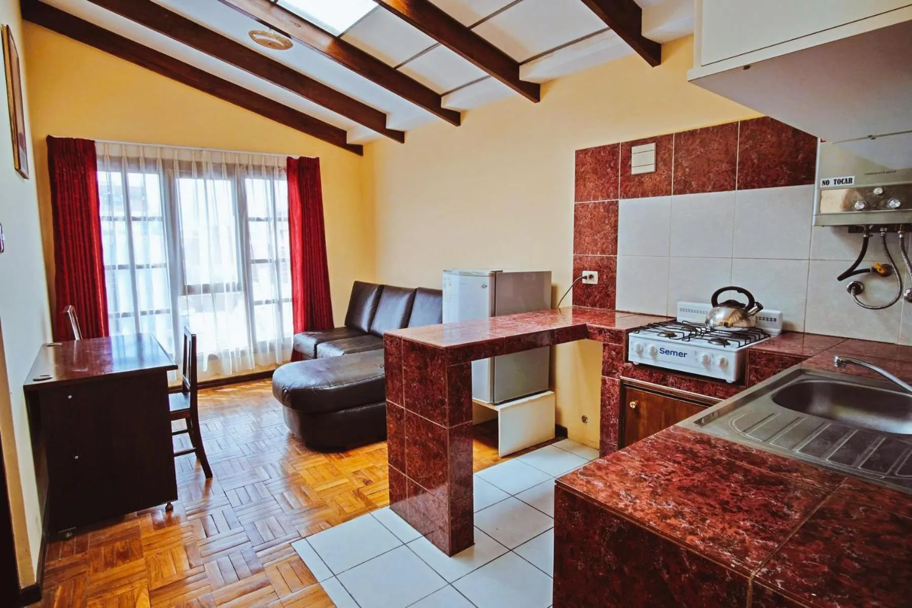 Kitchen or kitchenette in La Maison Martinet