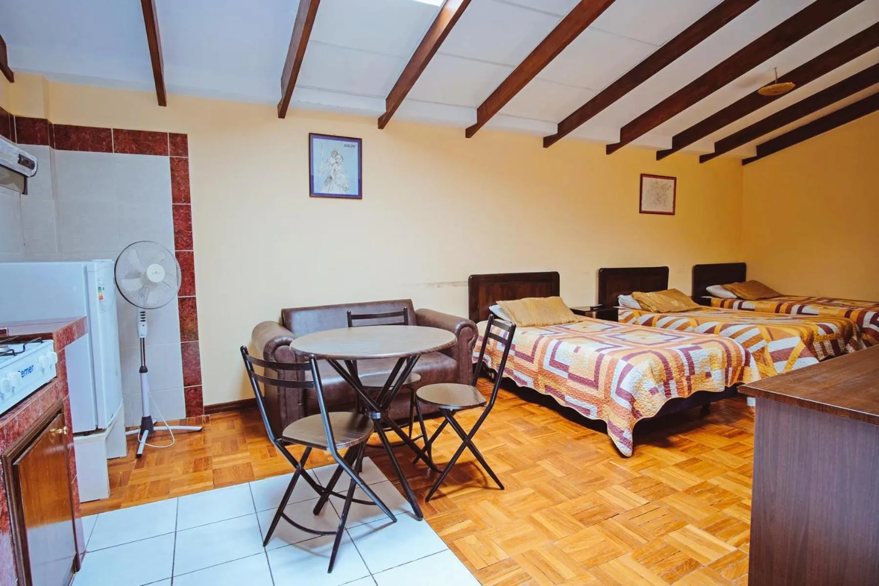 Kitchen or kitchenette, Bed in La Maison Martinet