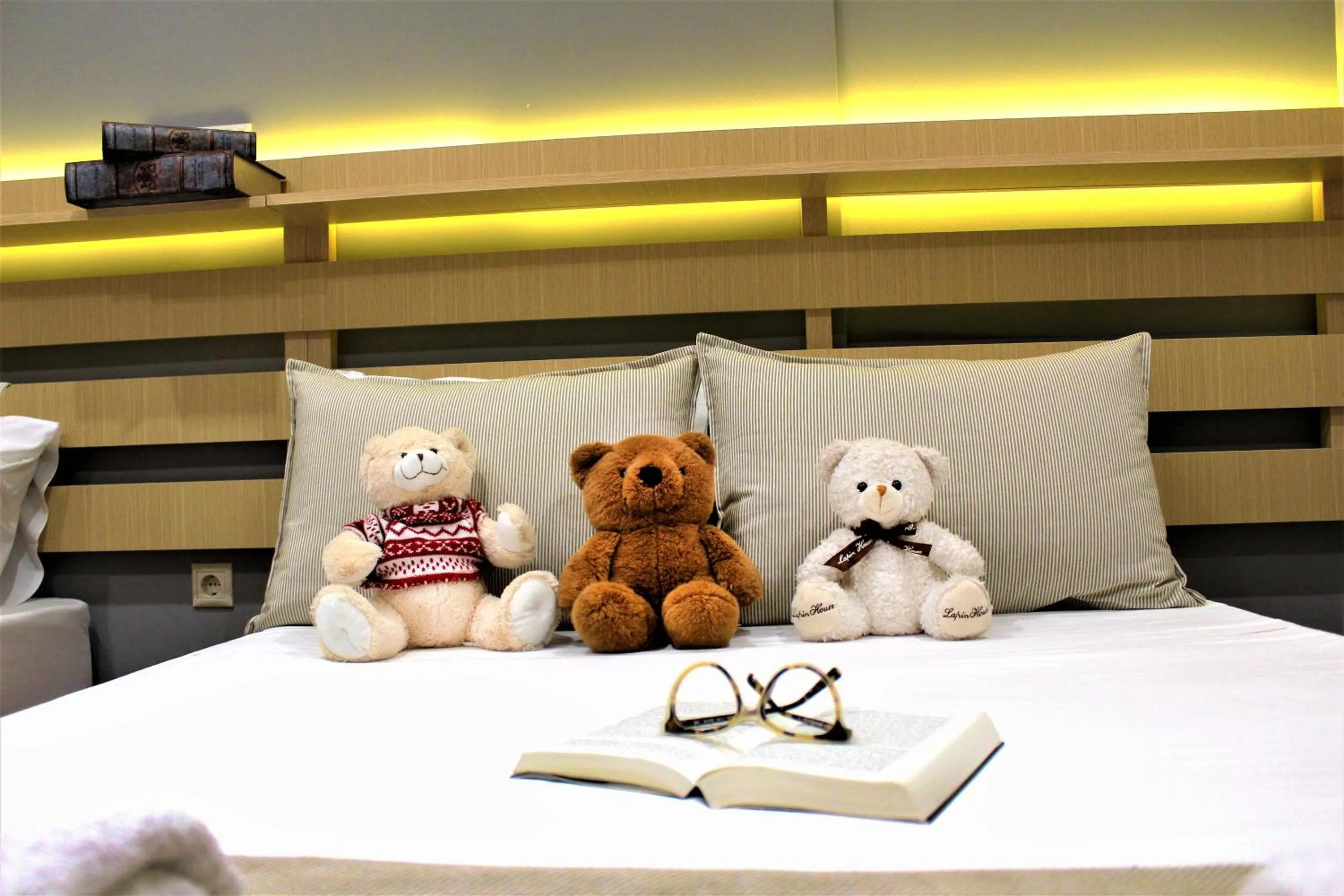 Bedroom in Ammos Beach Seaside Luxury Suites Hotel