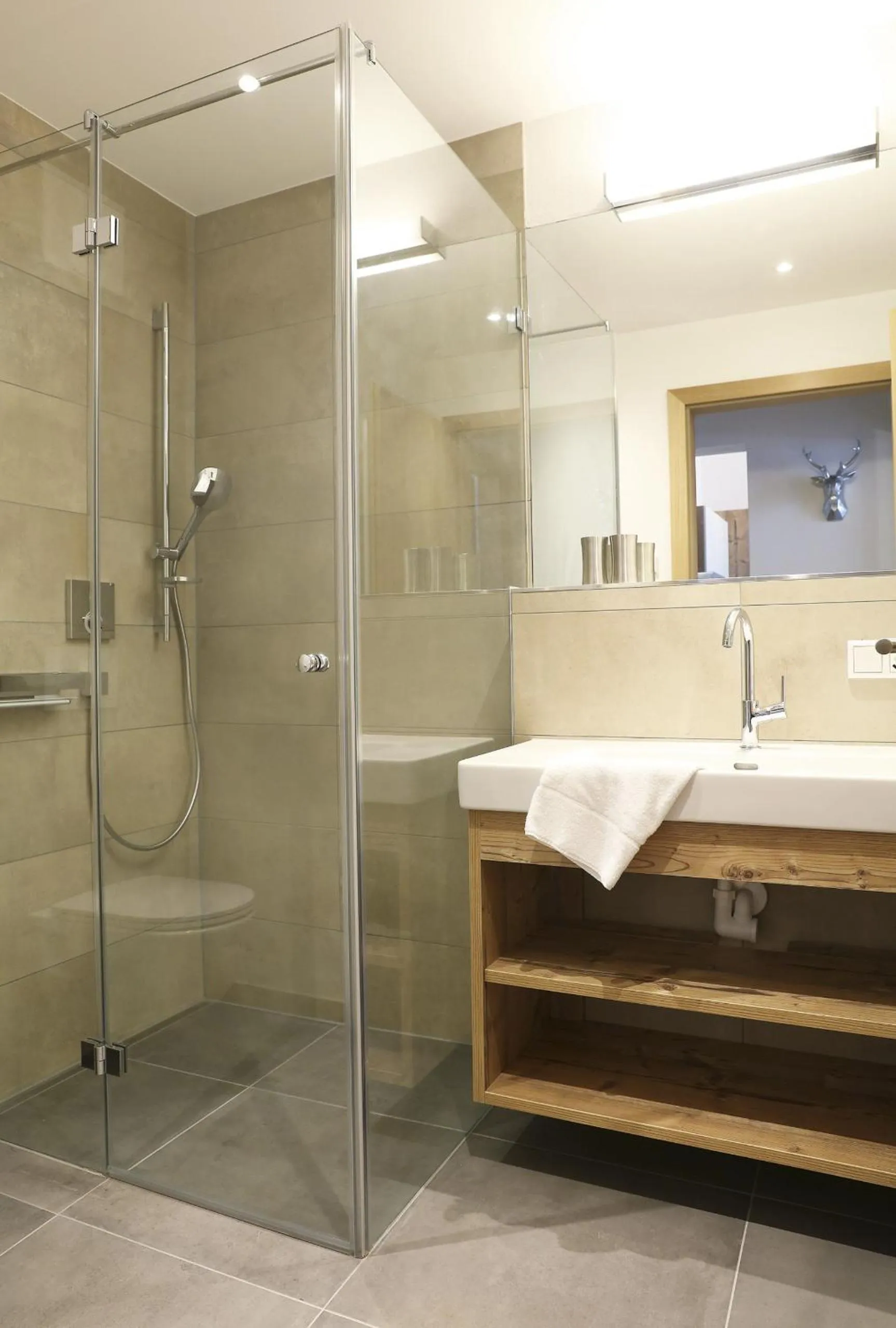 Shower in Tauernsuites Mitterwirt by ALPS RESORTS
