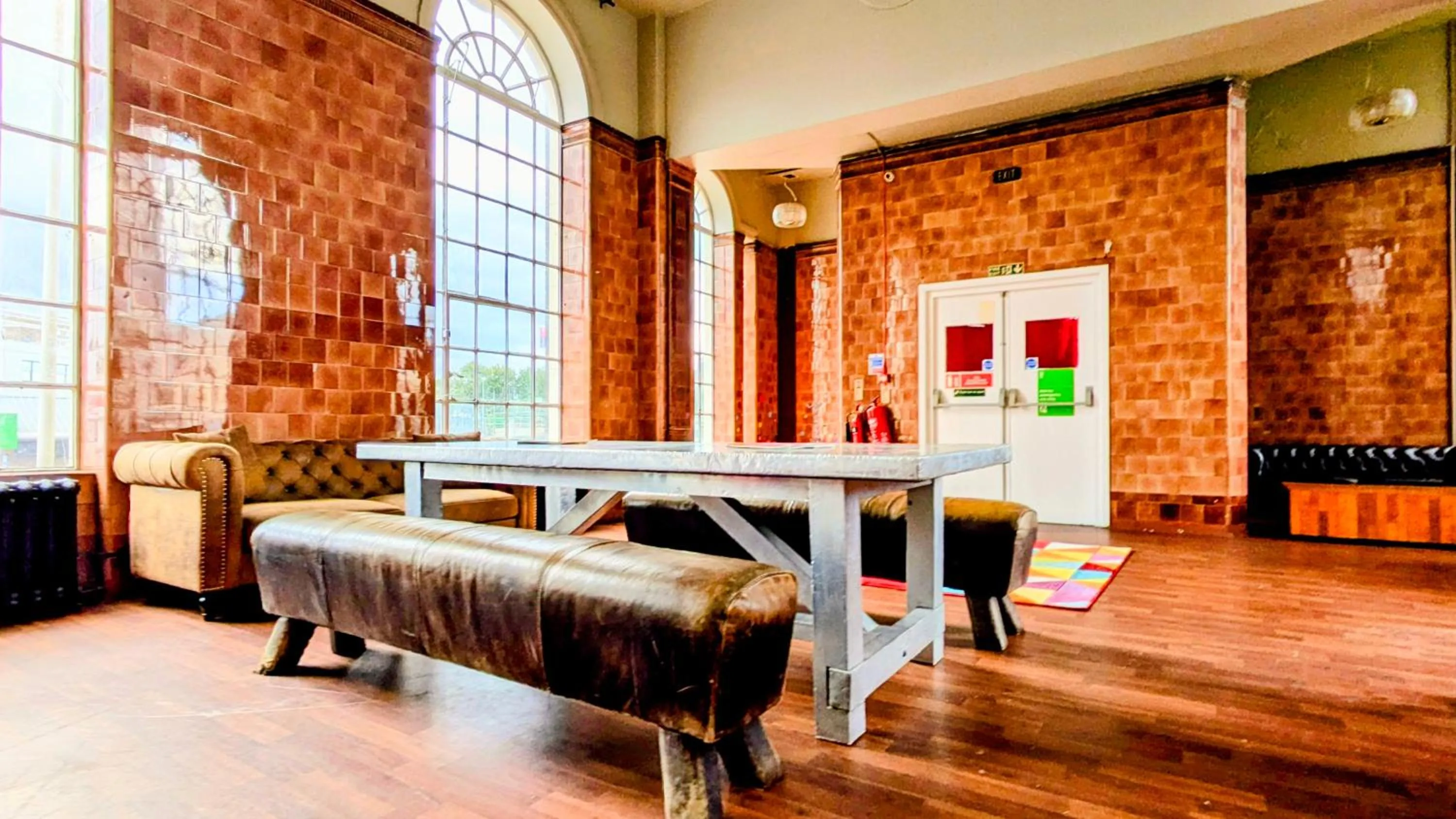 Communal lounge/ TV room in Rest Up London