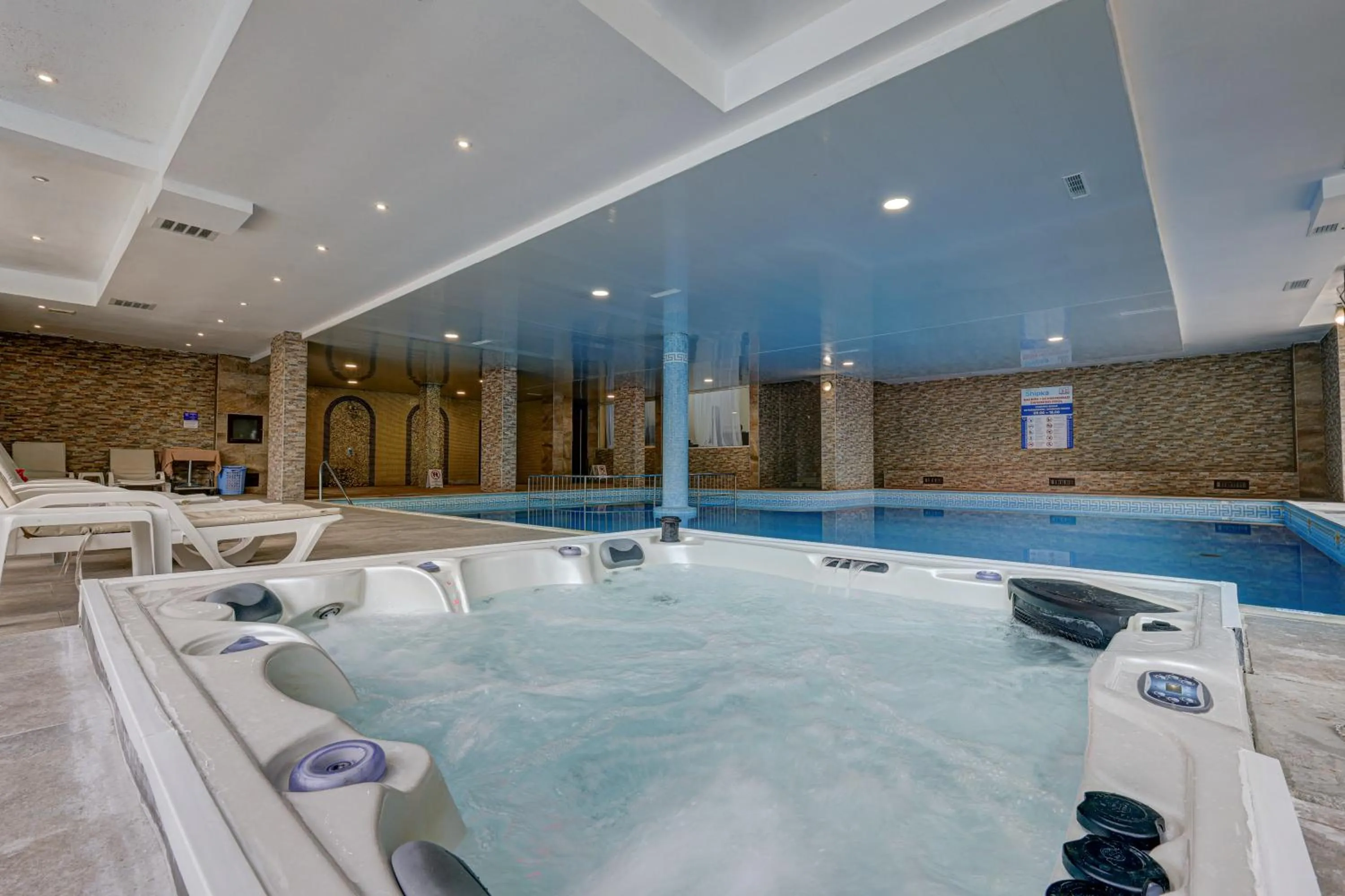 Hot Tub in Hotel Shipka All Inclusive