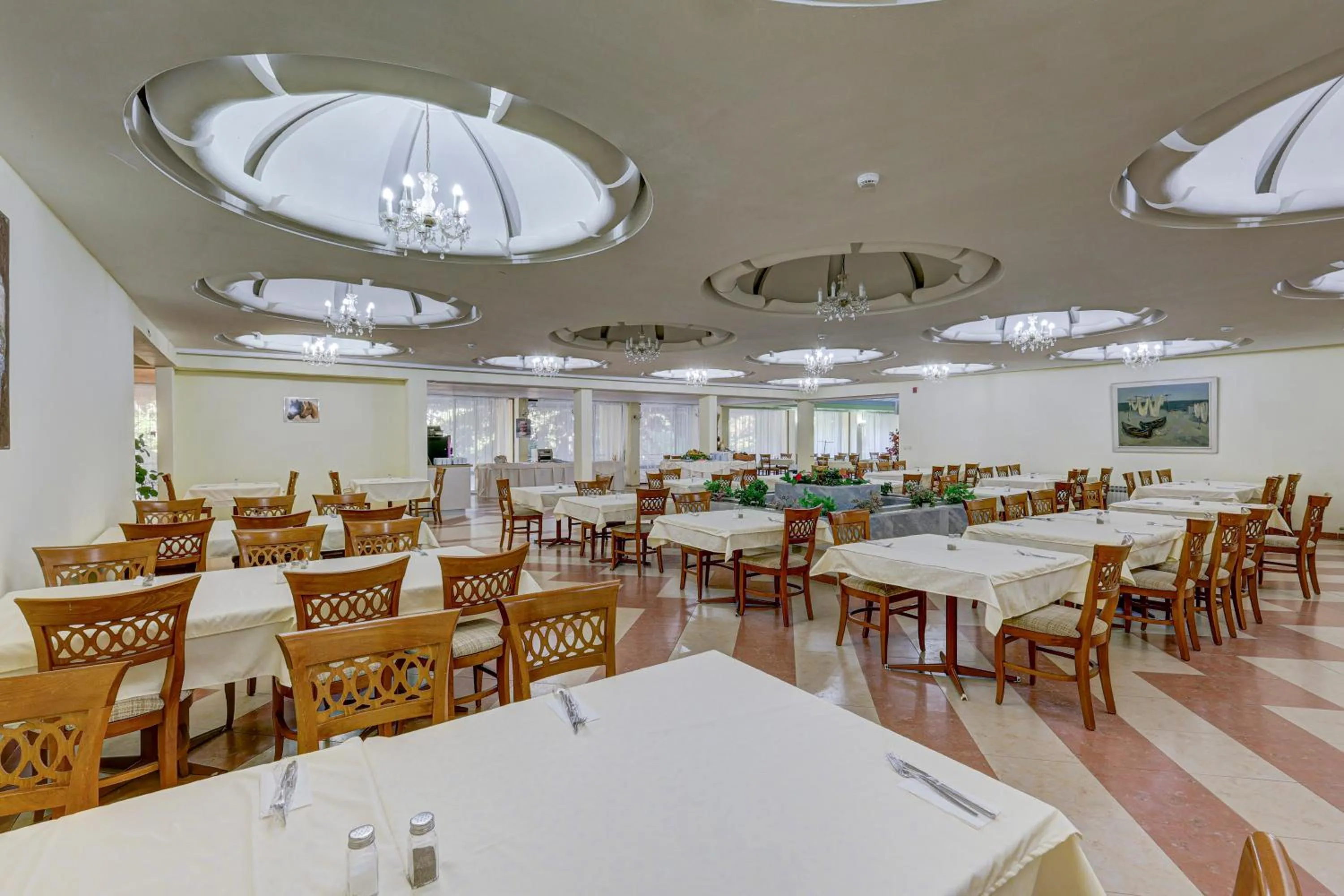 Restaurant/places to eat in Hotel Shipka All Inclusive