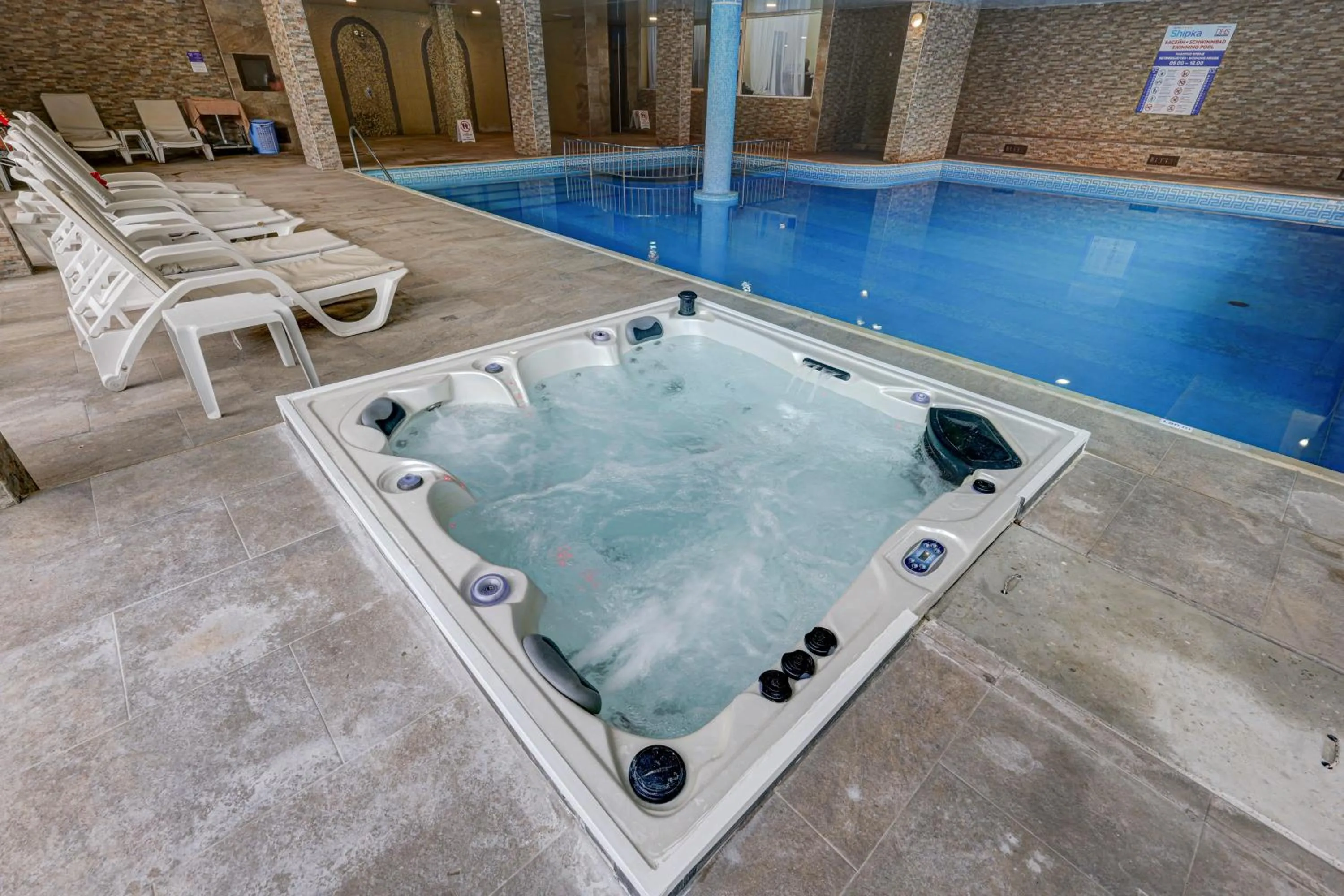 Hot Tub in Hotel Shipka All Inclusive