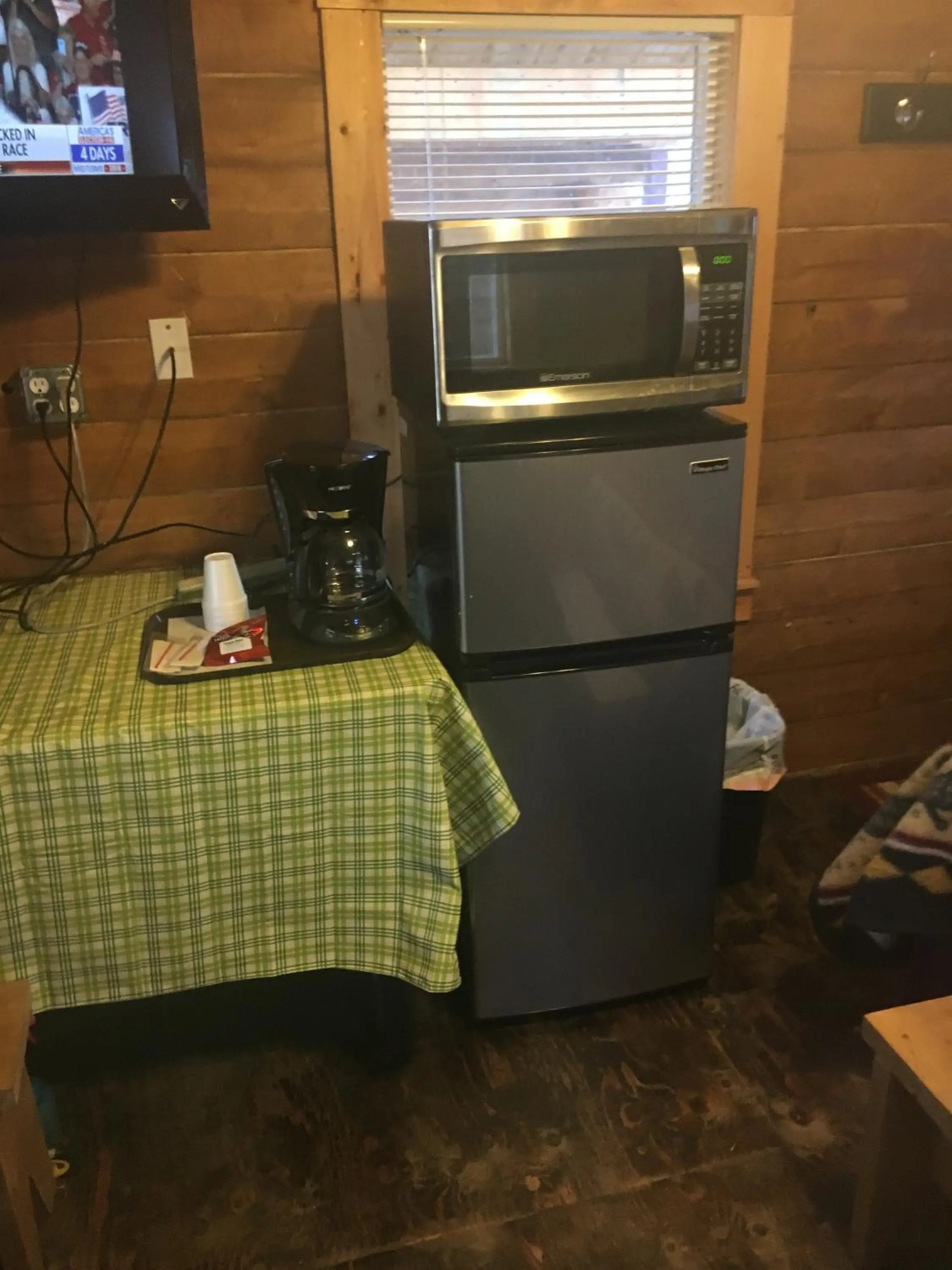 Alaska Log Cabins on the Pond