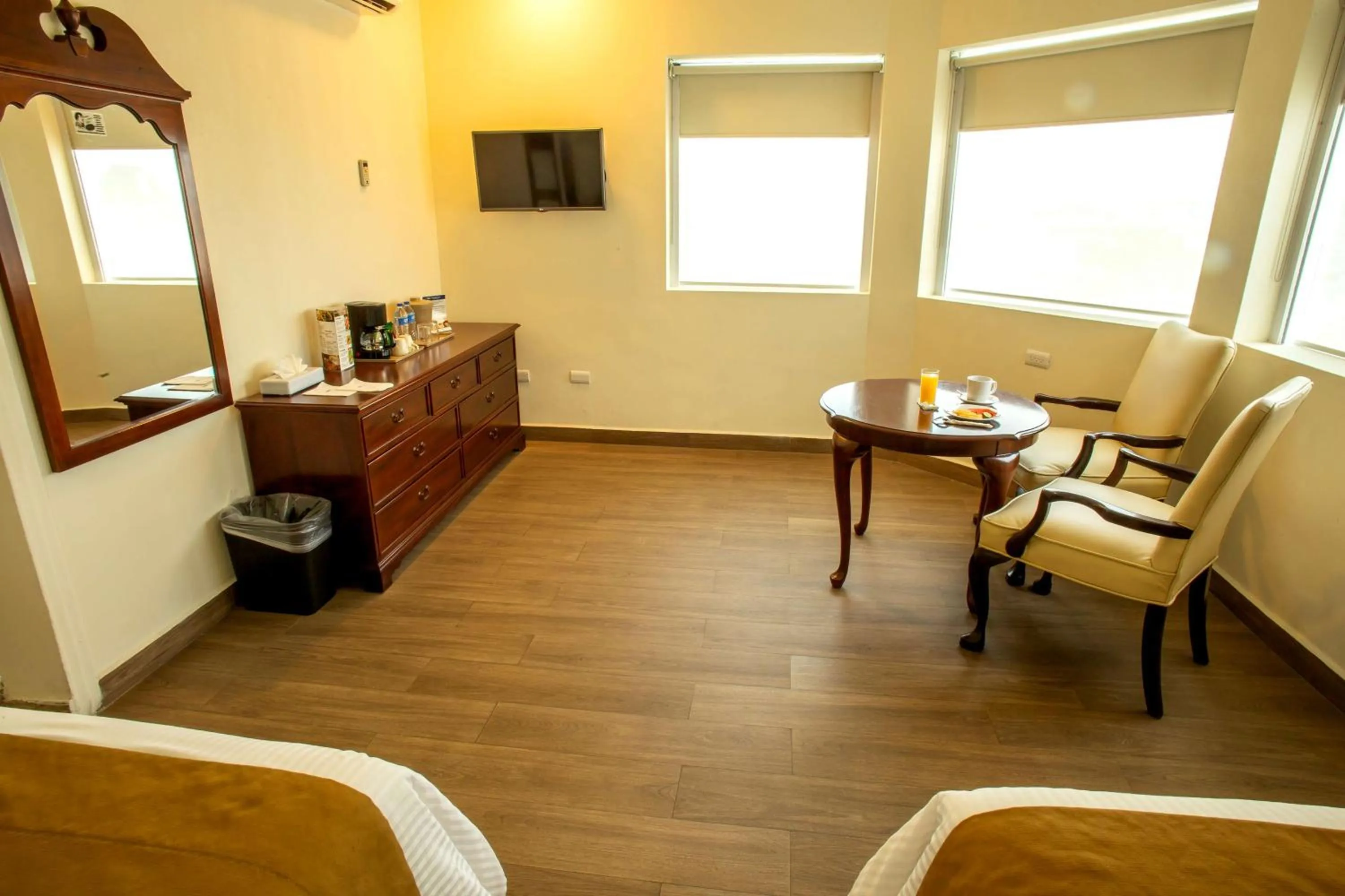 Photo of the whole room in Hotel Plaza Calzada