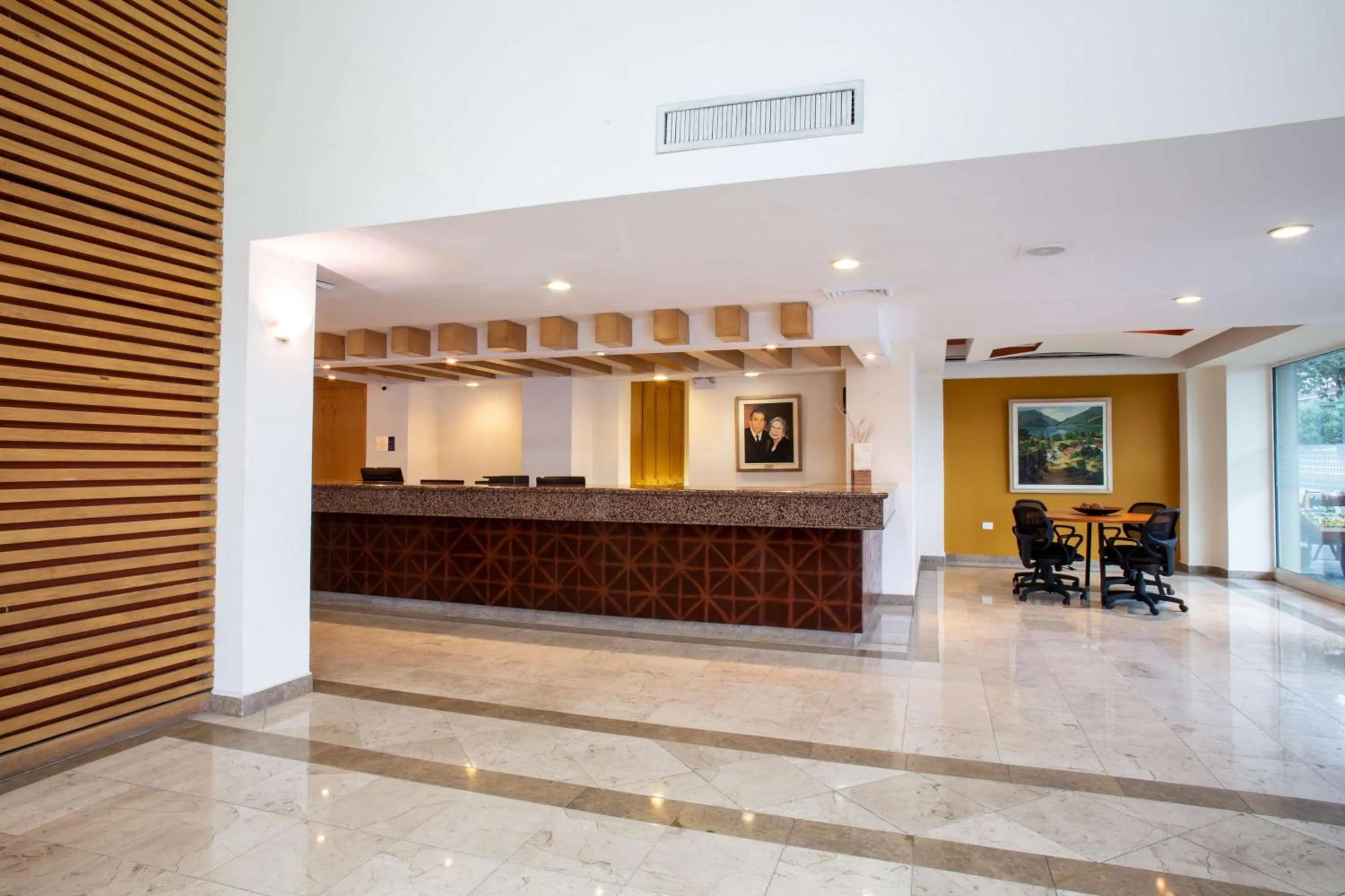 Lobby or reception in Hotel Plaza Calzada