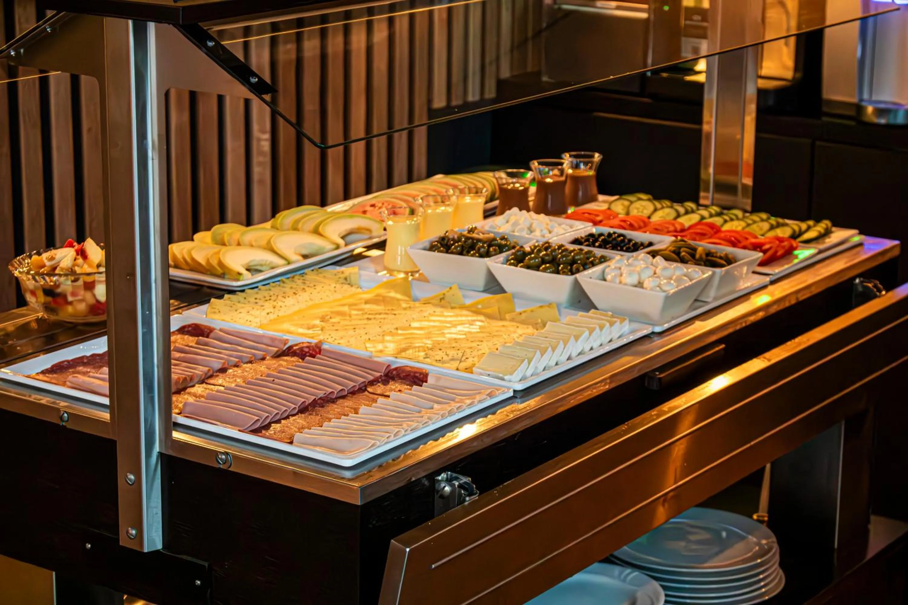 Breakfast in Grand Hotel Downtown