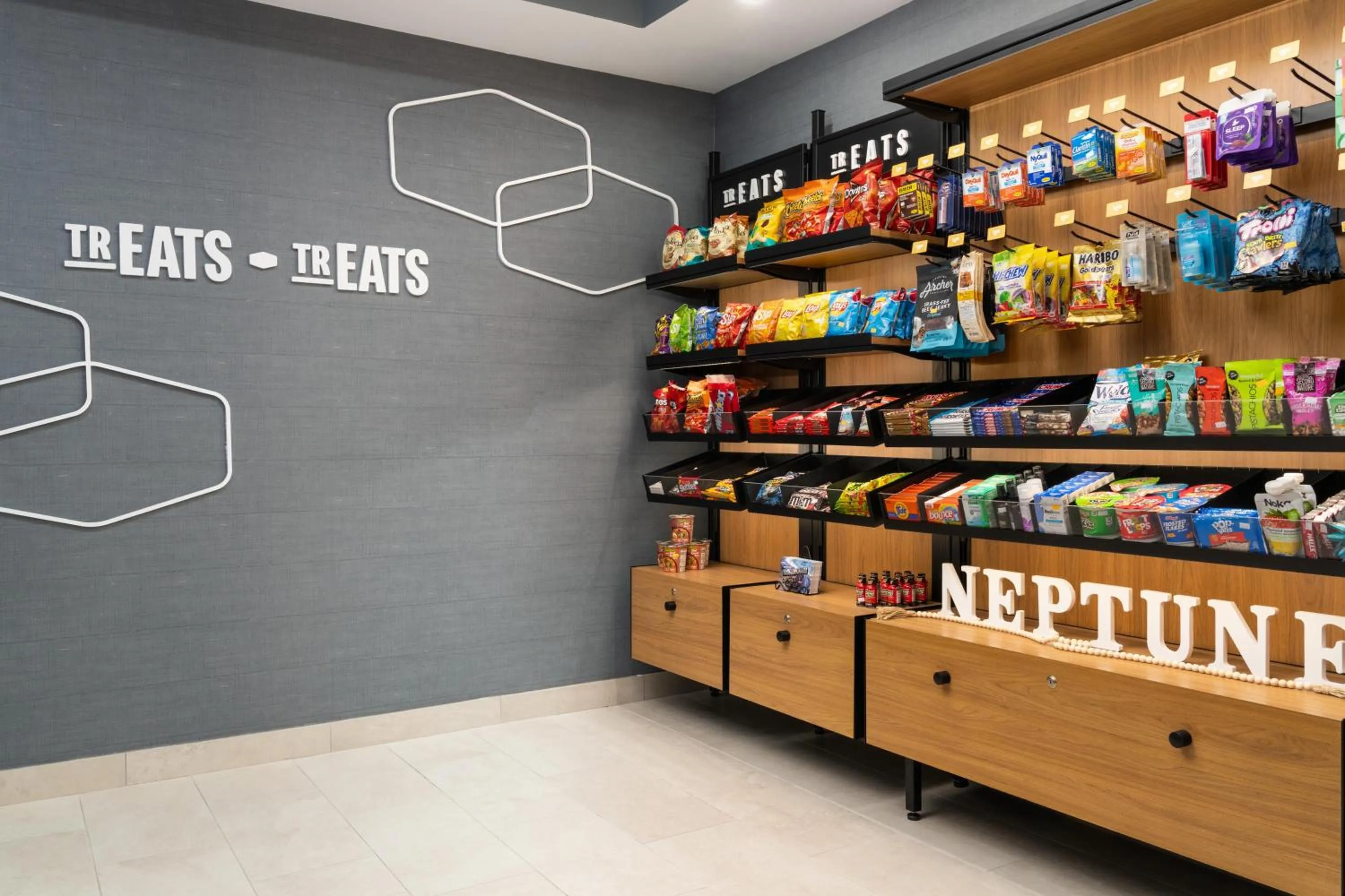 Restaurant/places to eat in Hampton Inn Neptune