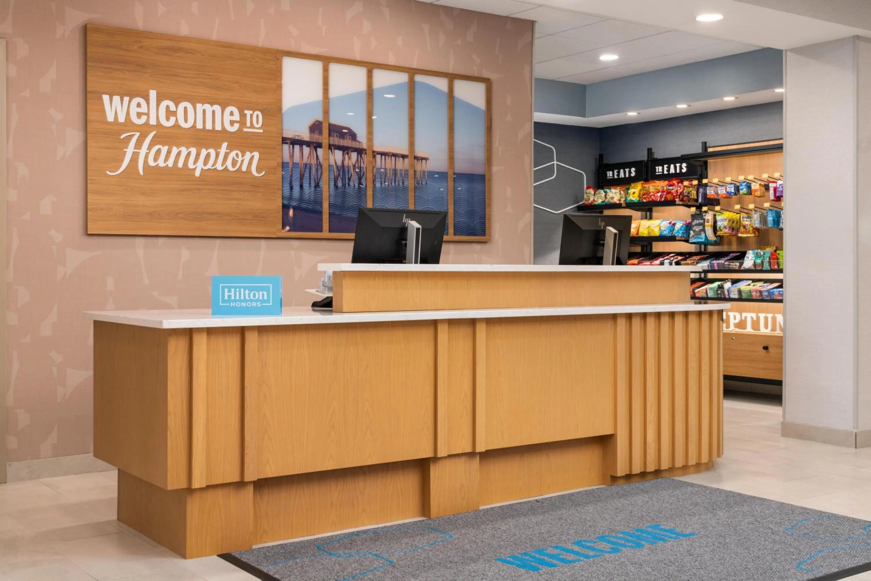 Lobby or reception in Hampton Inn Neptune