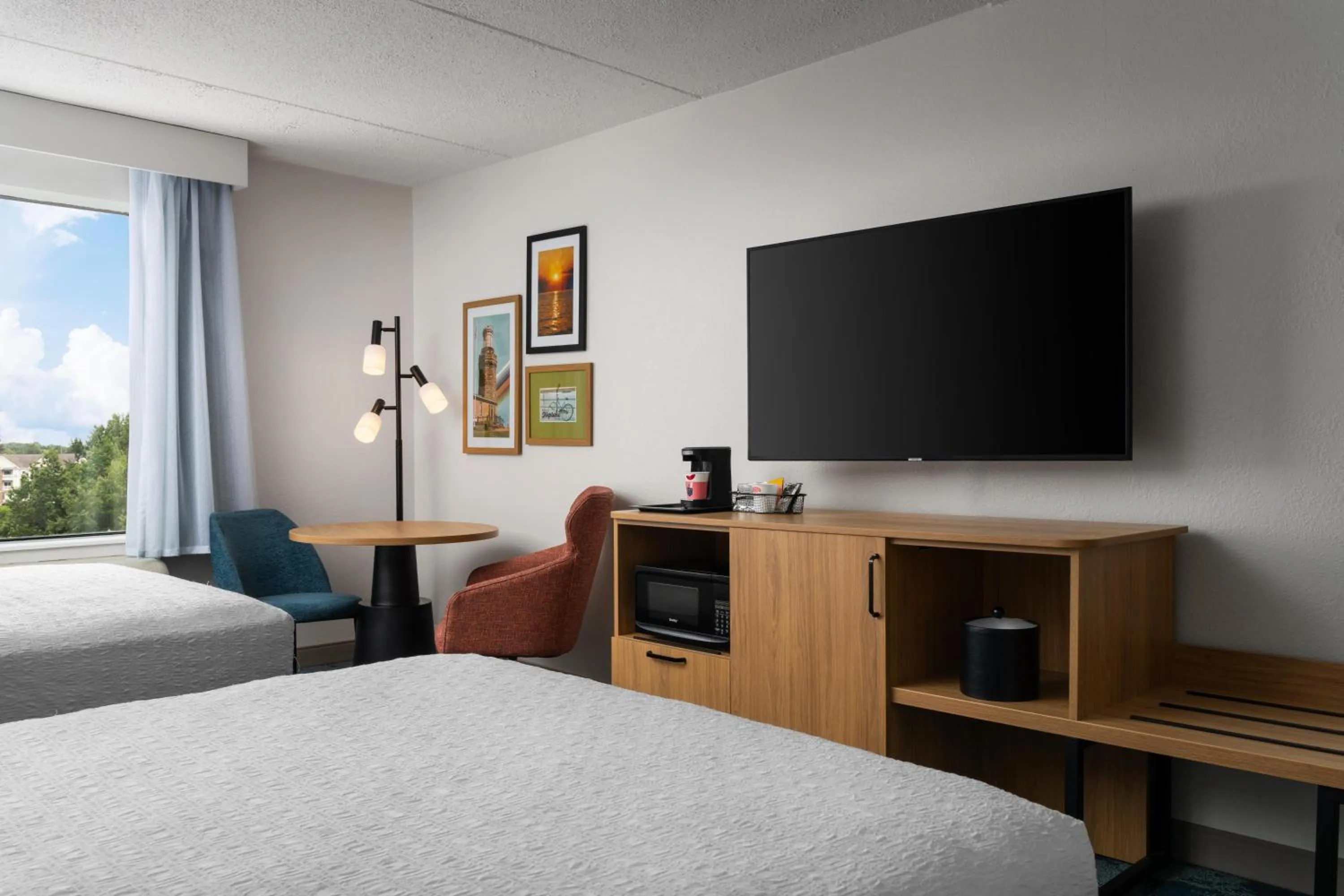 Bed in Hampton Inn Neptune