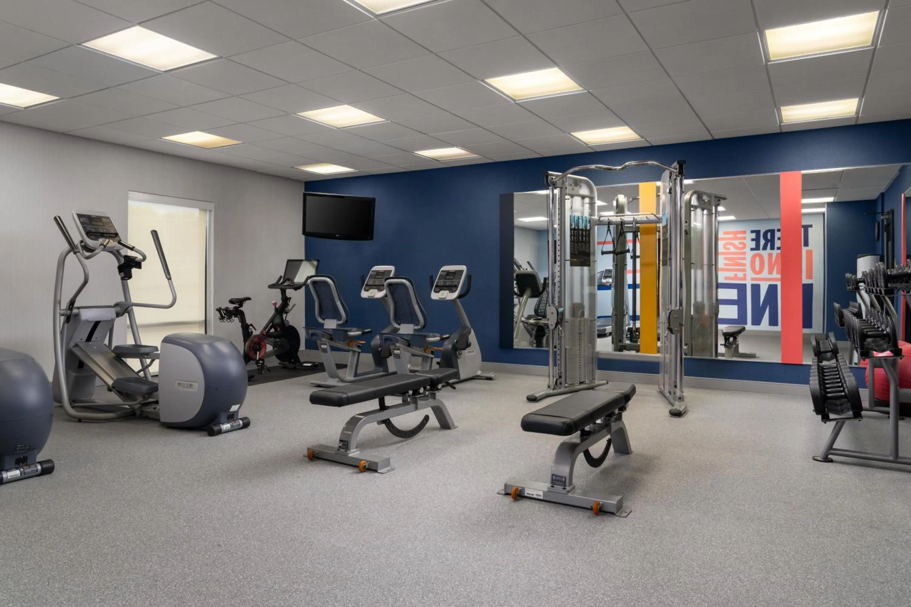 Fitness centre/facilities in Hampton Inn Neptune