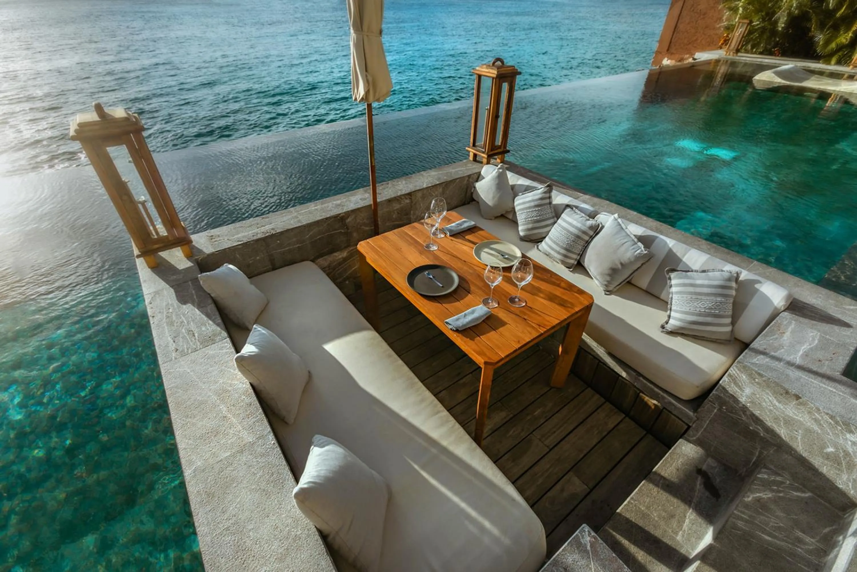 Swimming pool in Hotel B Unique