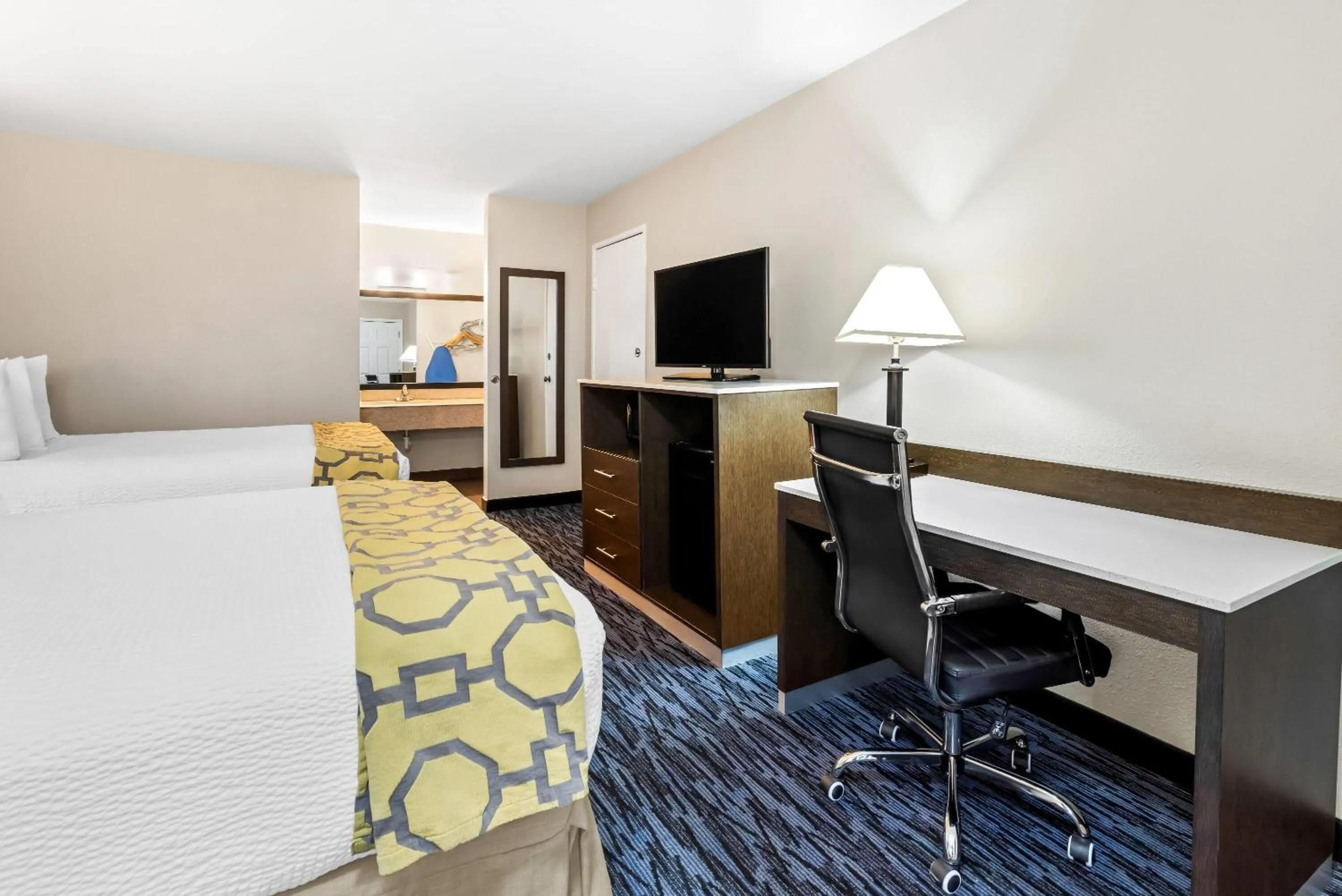 Bed in Baymont by Wyndham Port Arthur - Groves Area