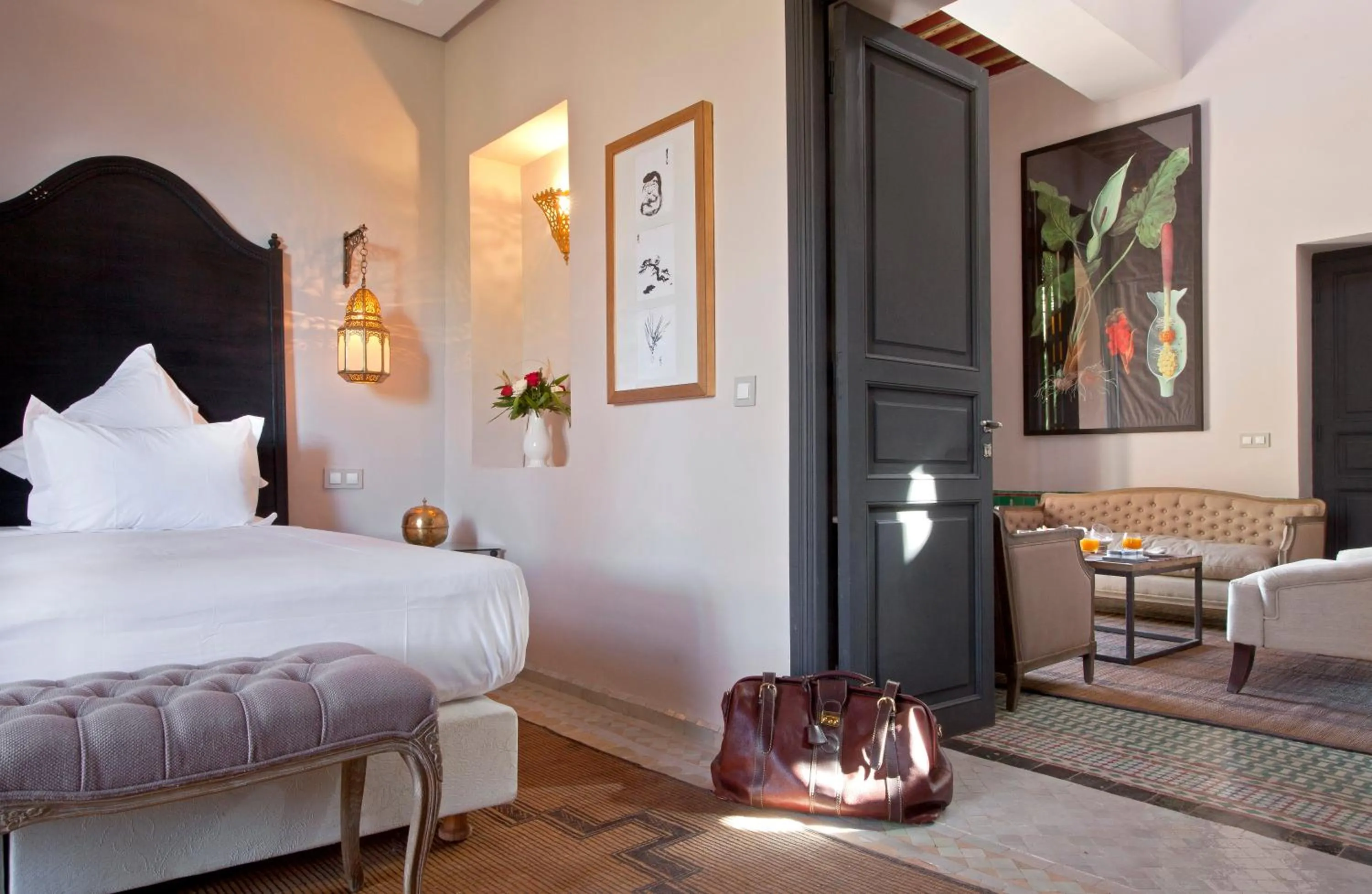 Photo of the whole room, Bed in Palais de l'O - Maison d'hôtes