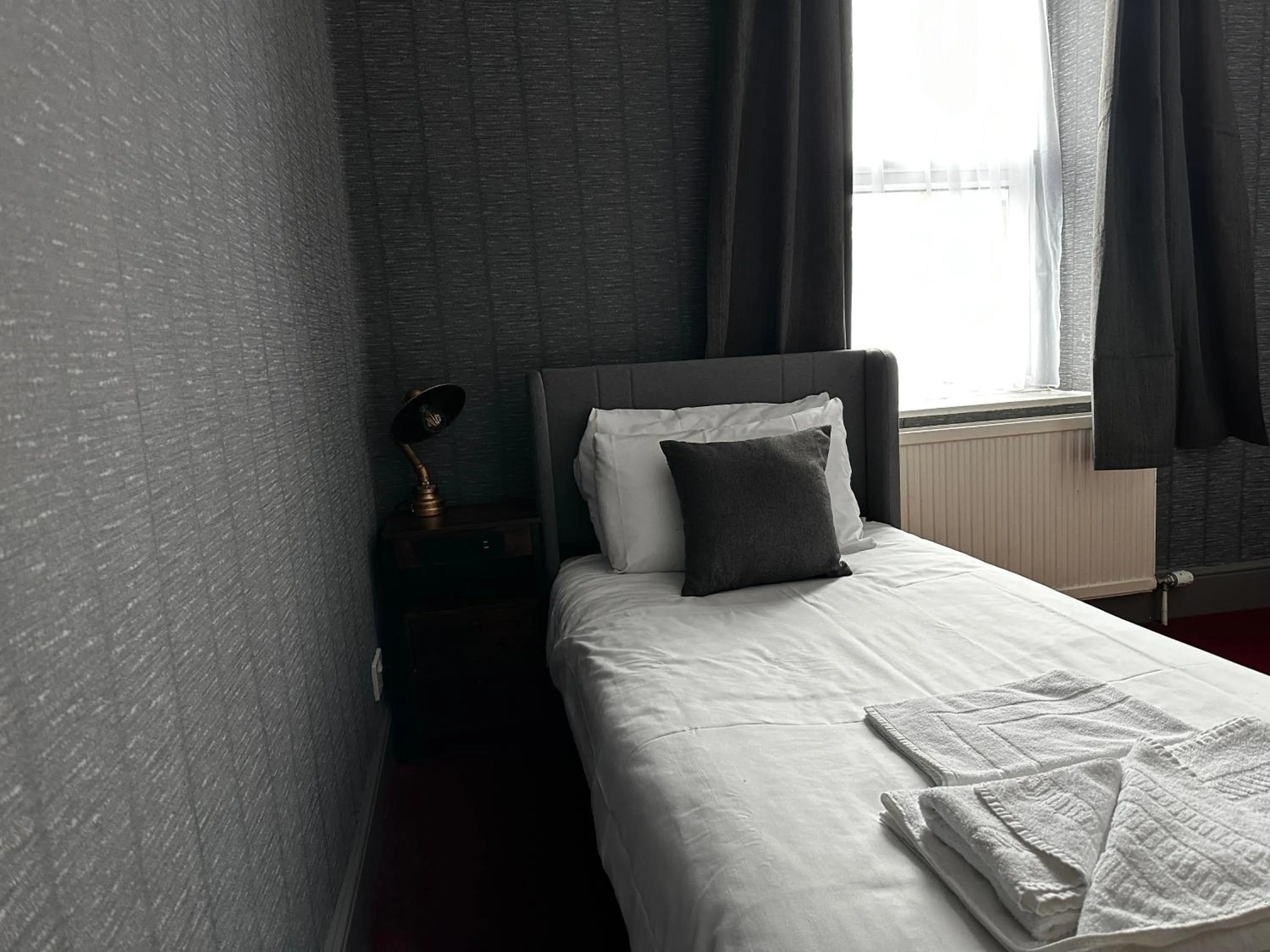 Bed in The Derby Hotel