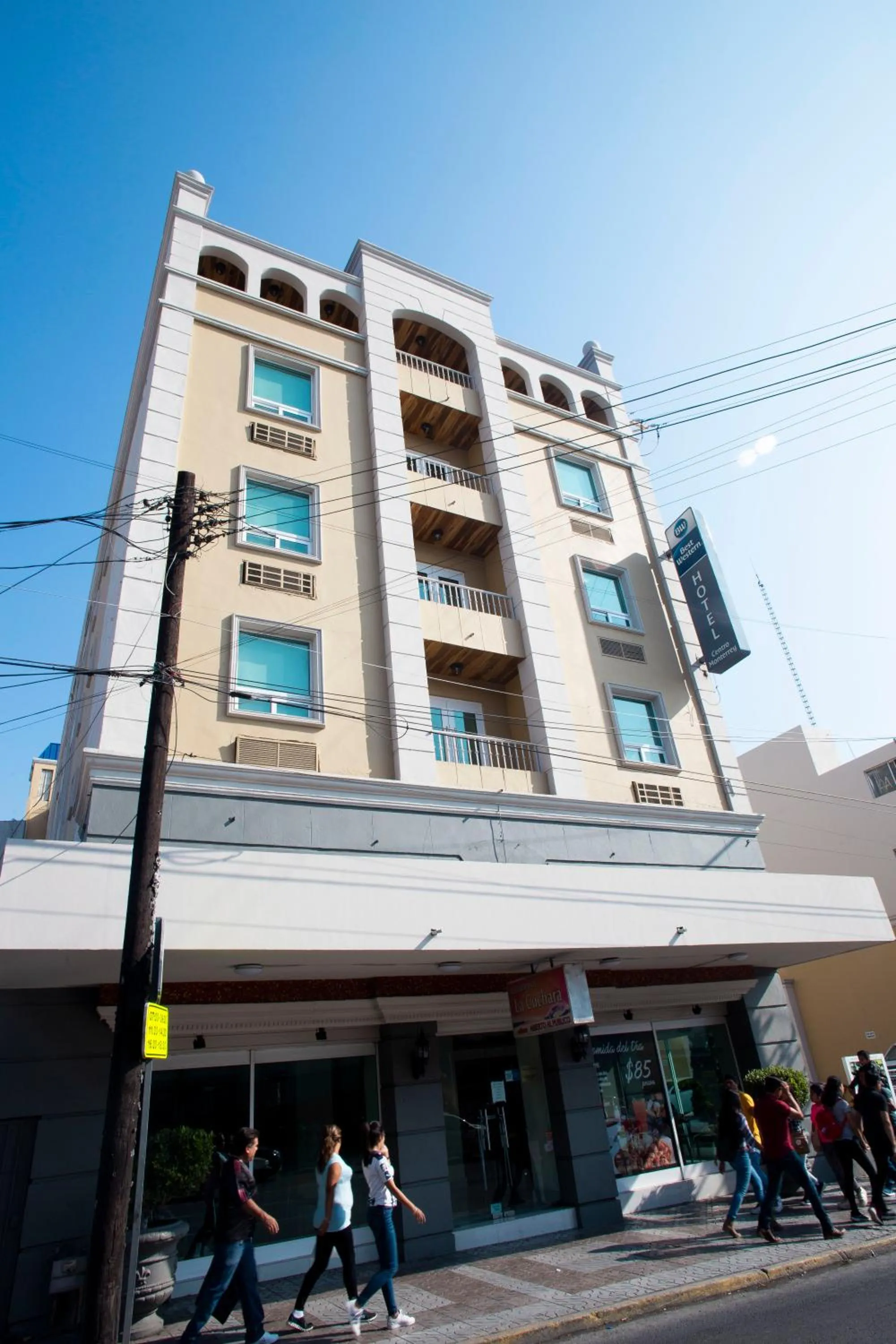 Property building in Best Western Centro Monterrey